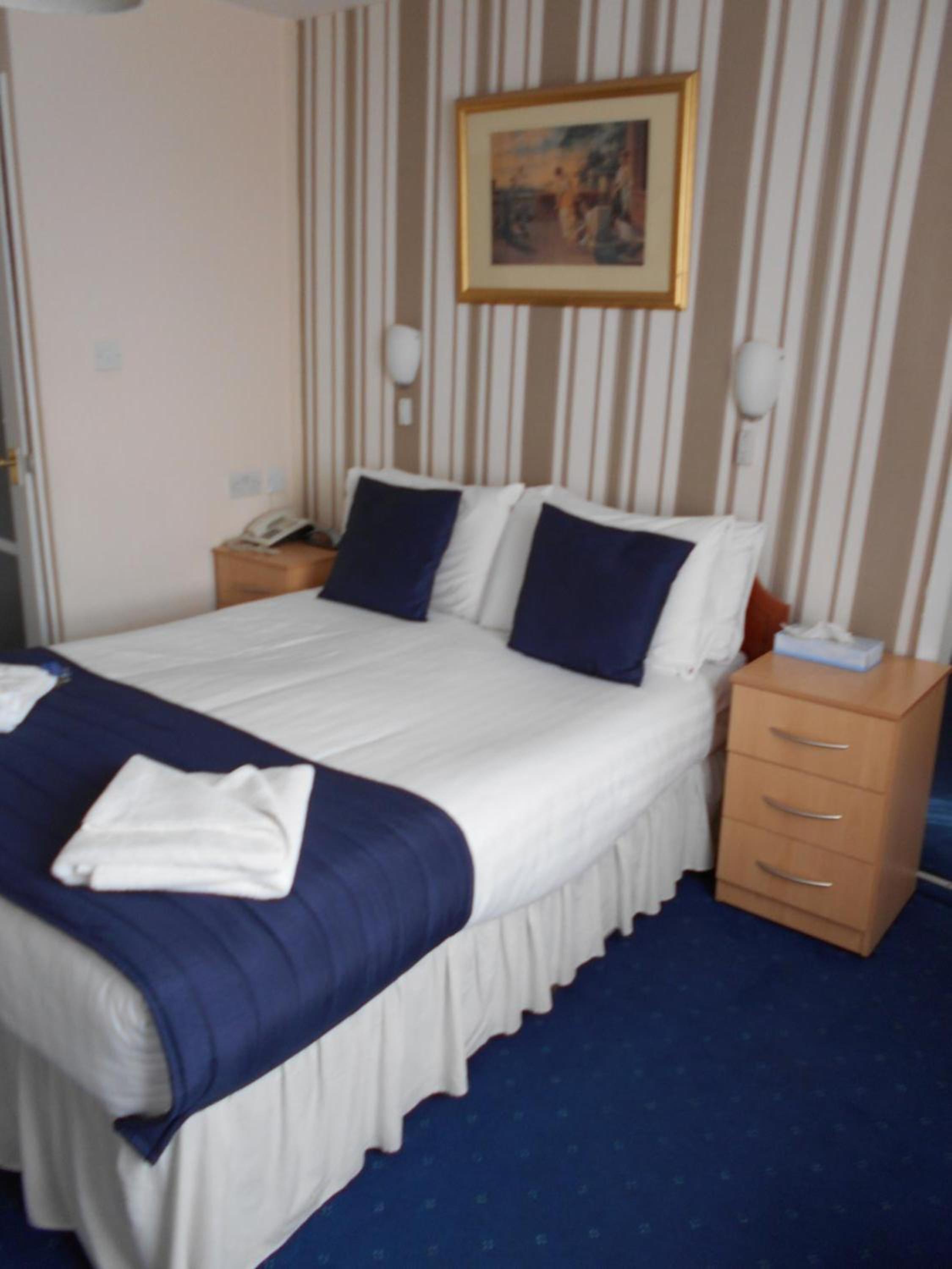 Quadruple Room with Private Bathroom photo 3