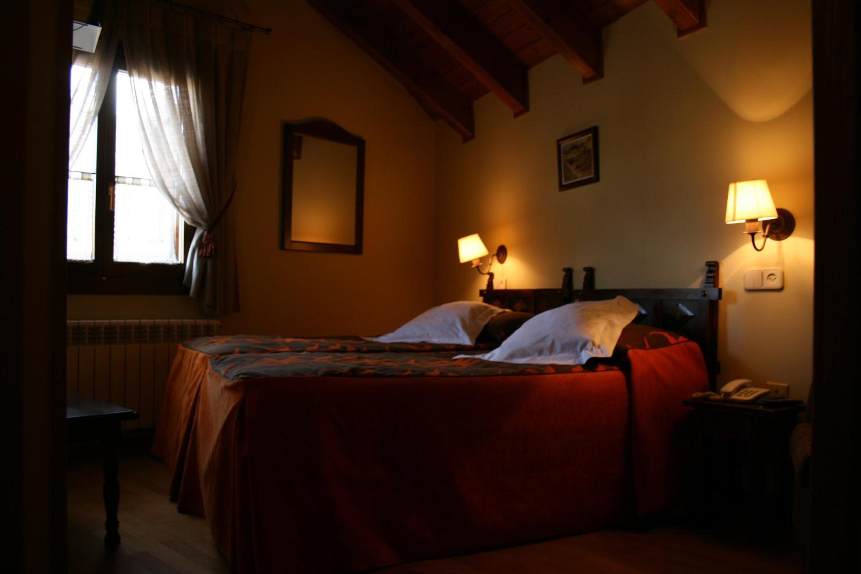 Double or Twin Room photo 2