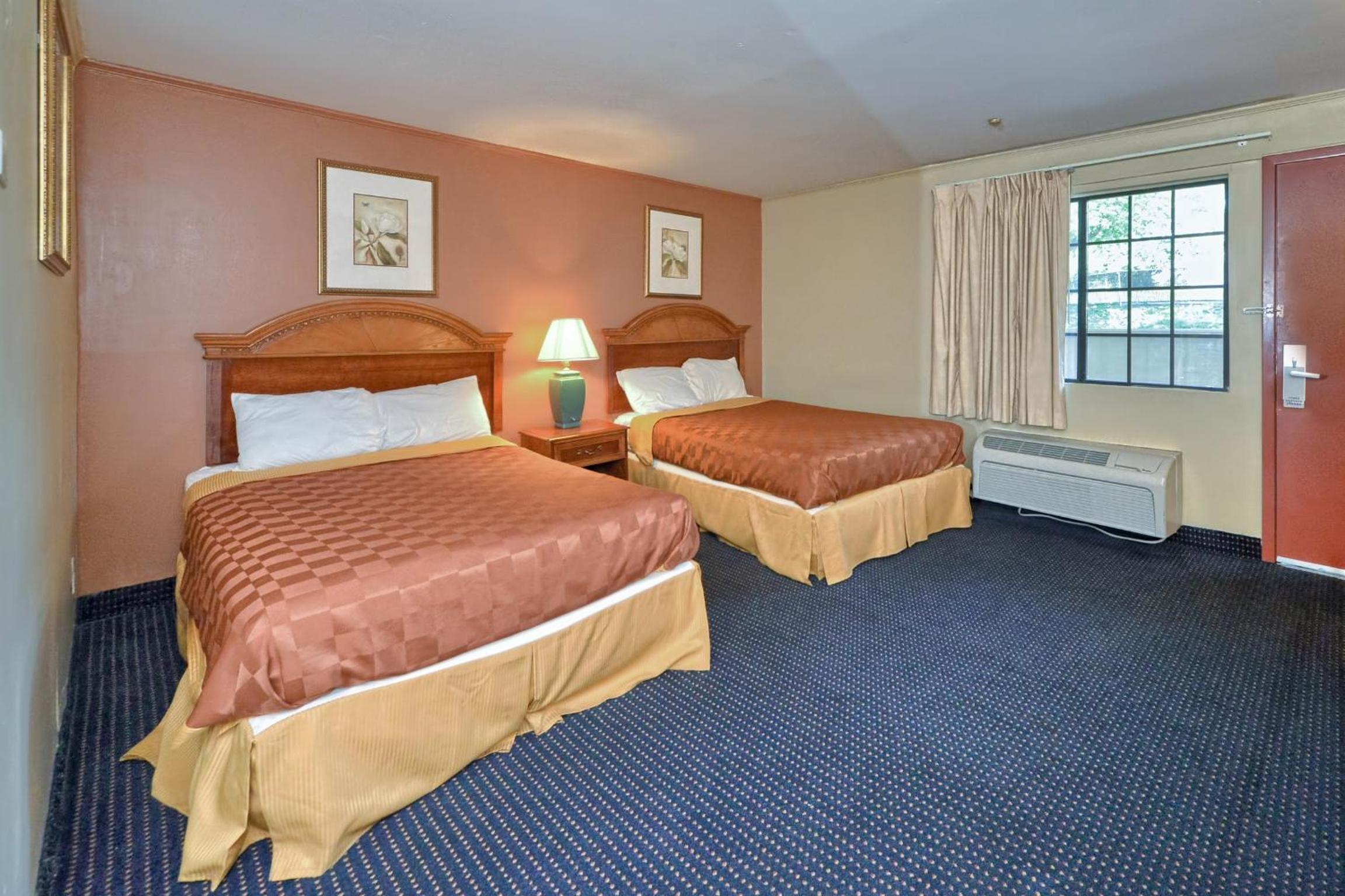 Standard Double Room with Two Double Beds - Non-Smoking - Photo 5
