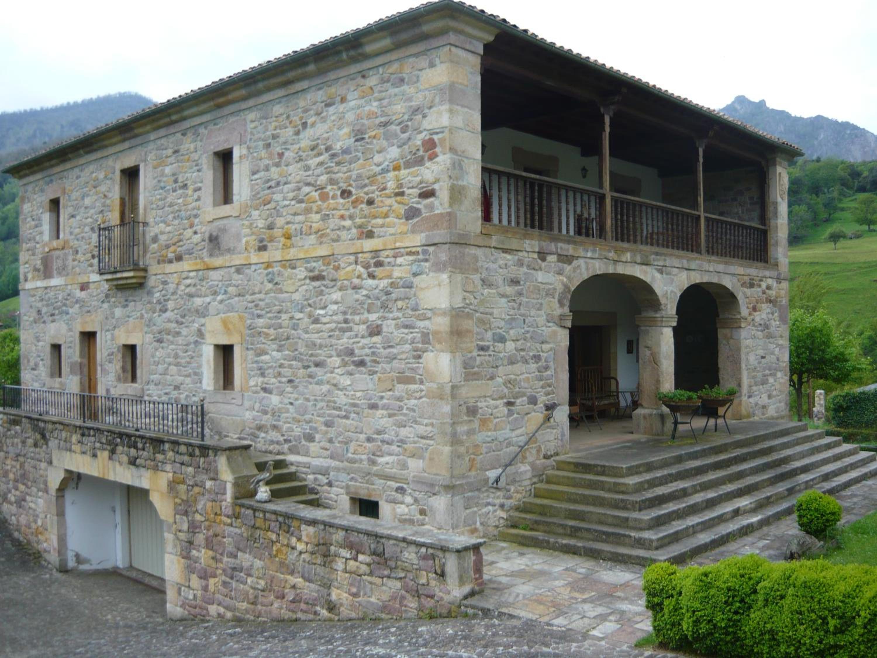 Villa photo 2