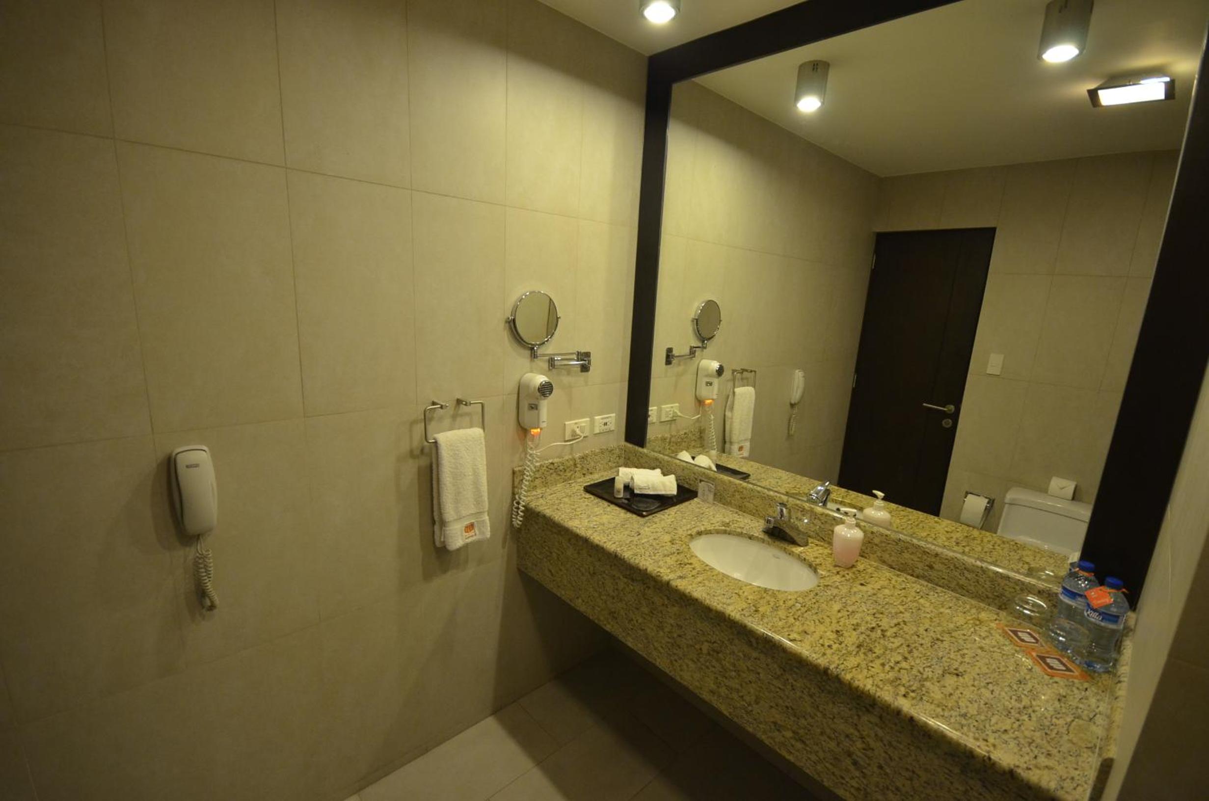 Standard Queen Room - Photo 3
