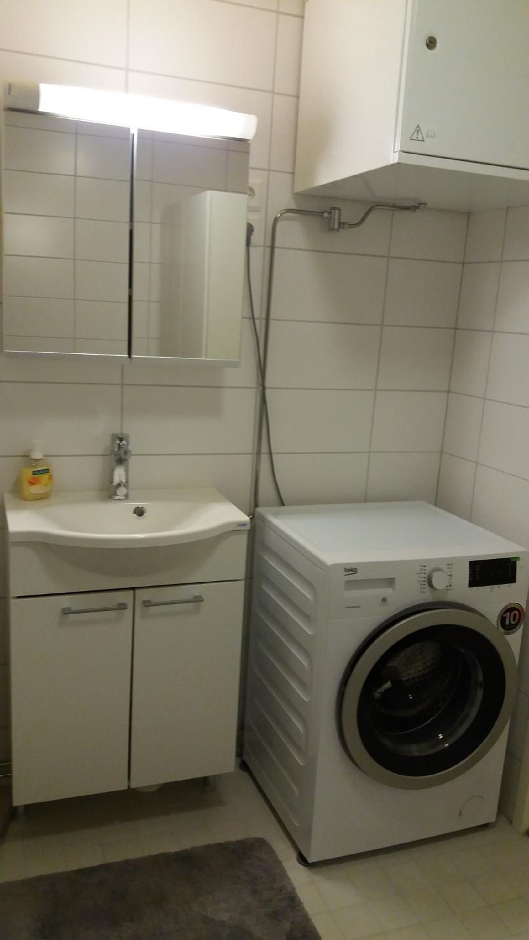Studio Apartment - Photo 8