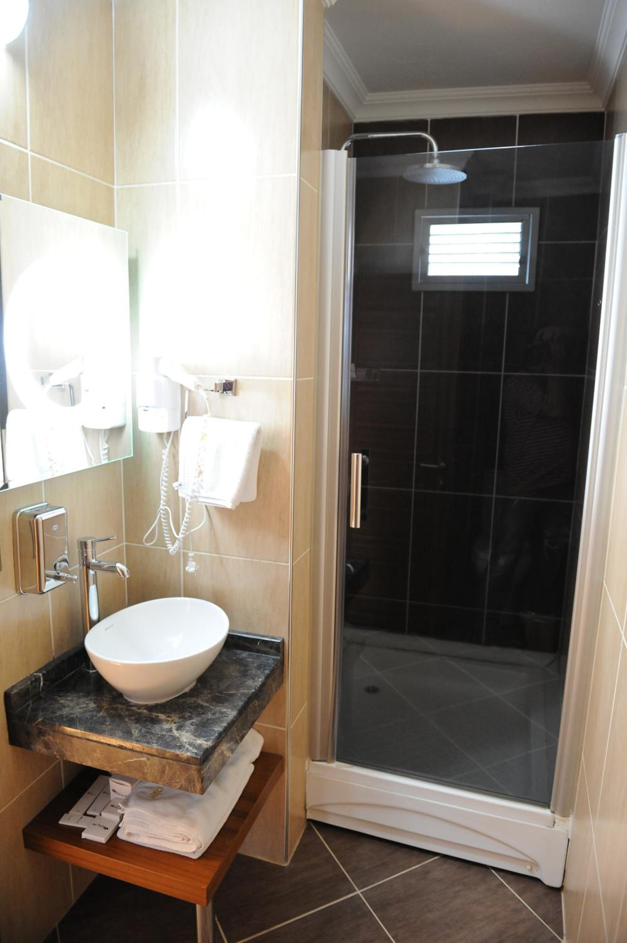 Standard Double Room photo 3