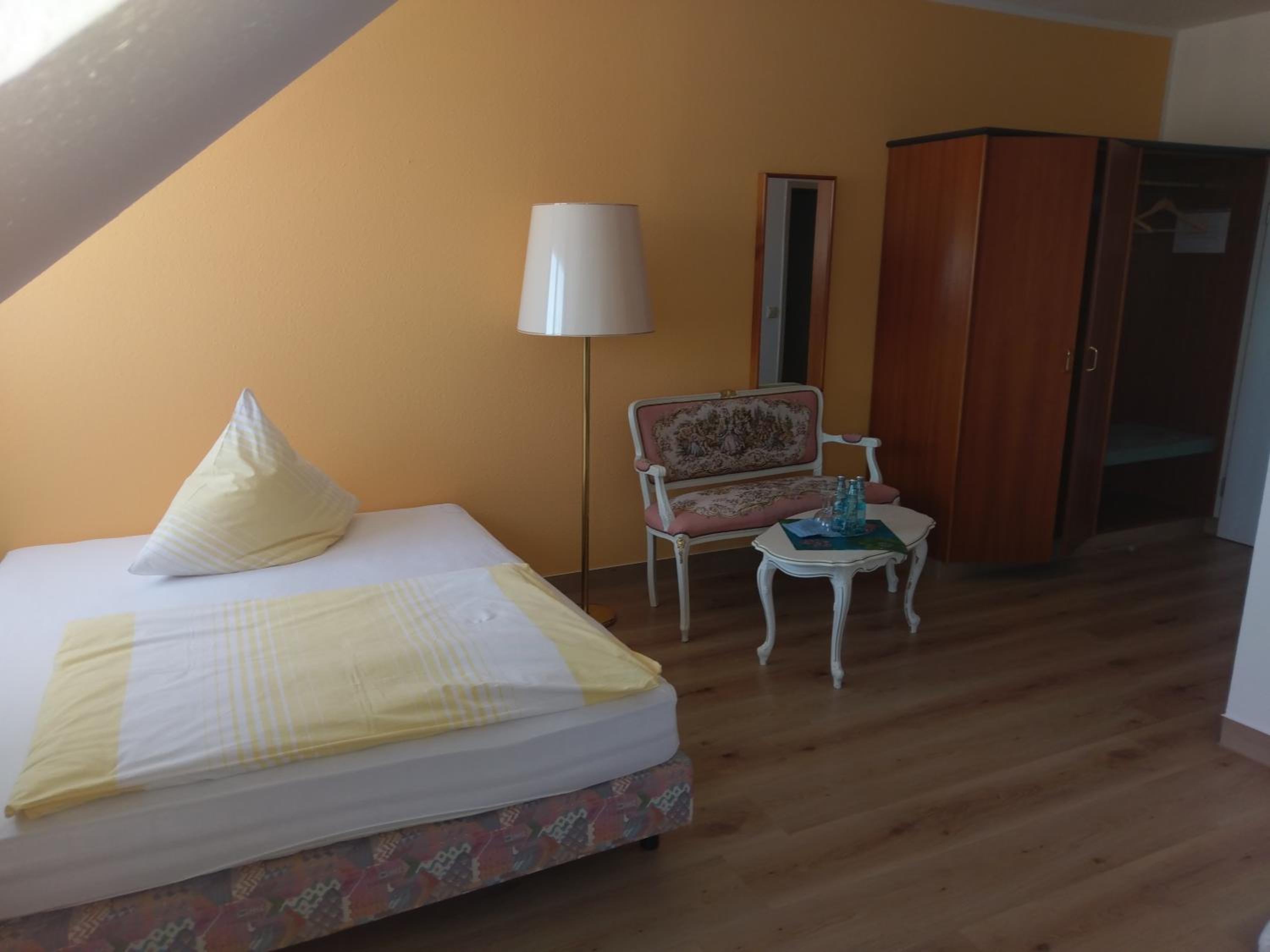 Double Room - Photo 4