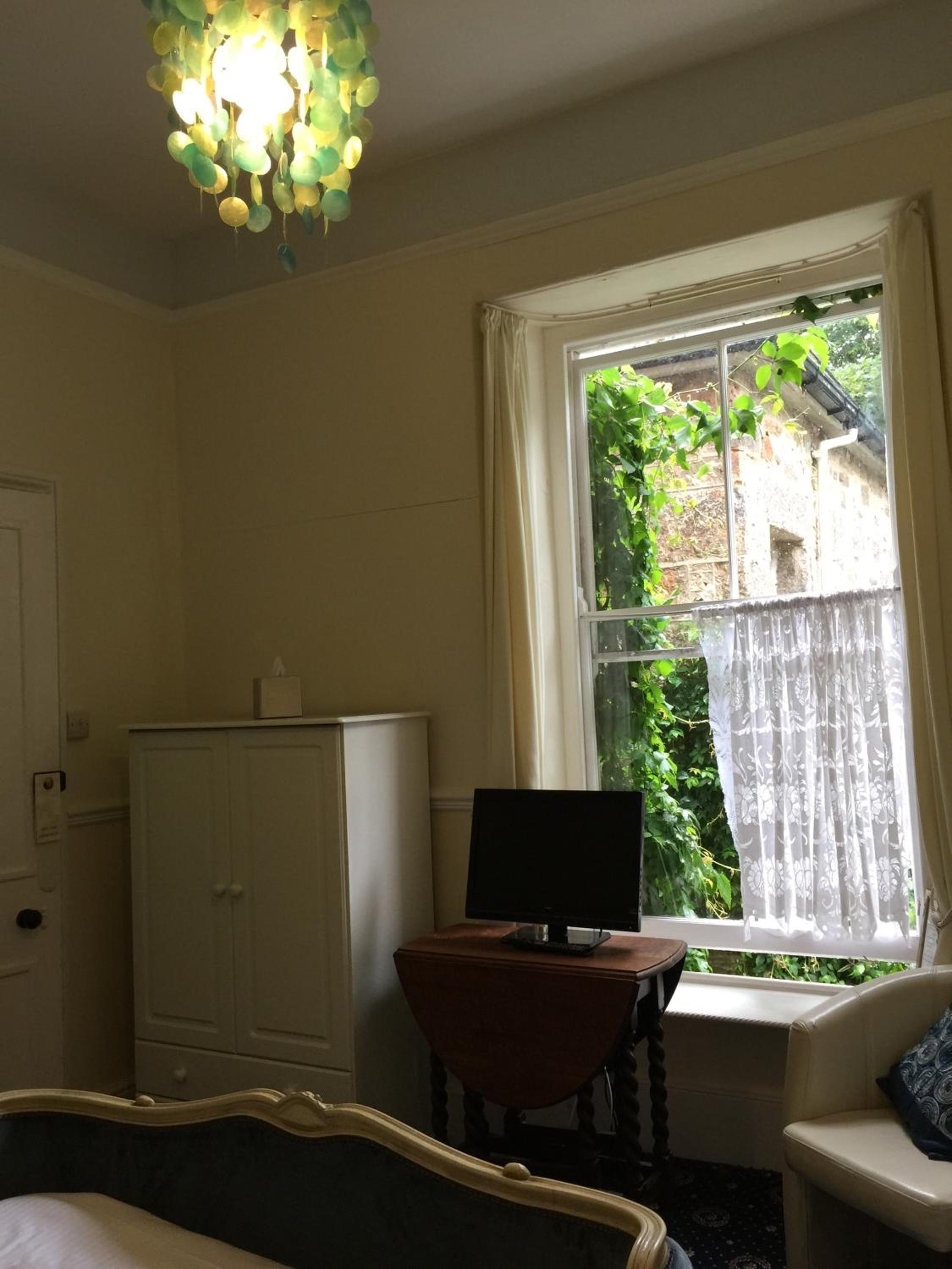 Economy Double Room photo 1