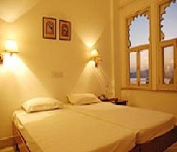 Standard Double or Twin Room - Photo 5