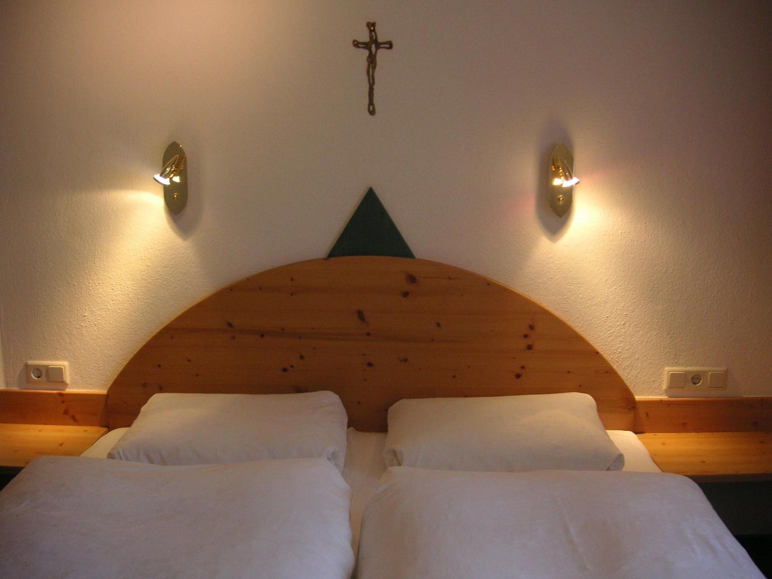One-Bedroom Apartment with Mountain View photo 1