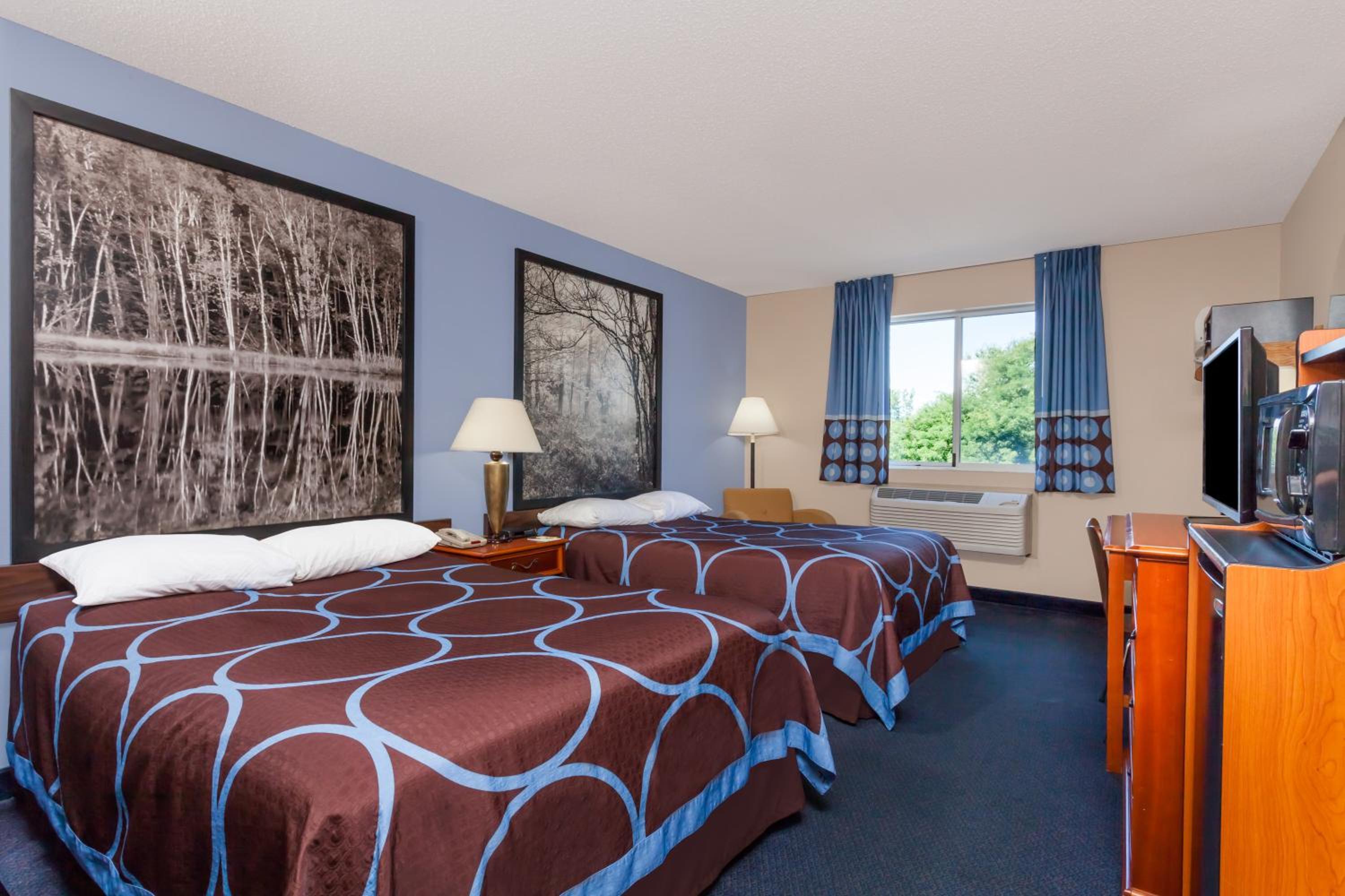 Double Room with Two Double Beds - Non-Smoking - Photo 1