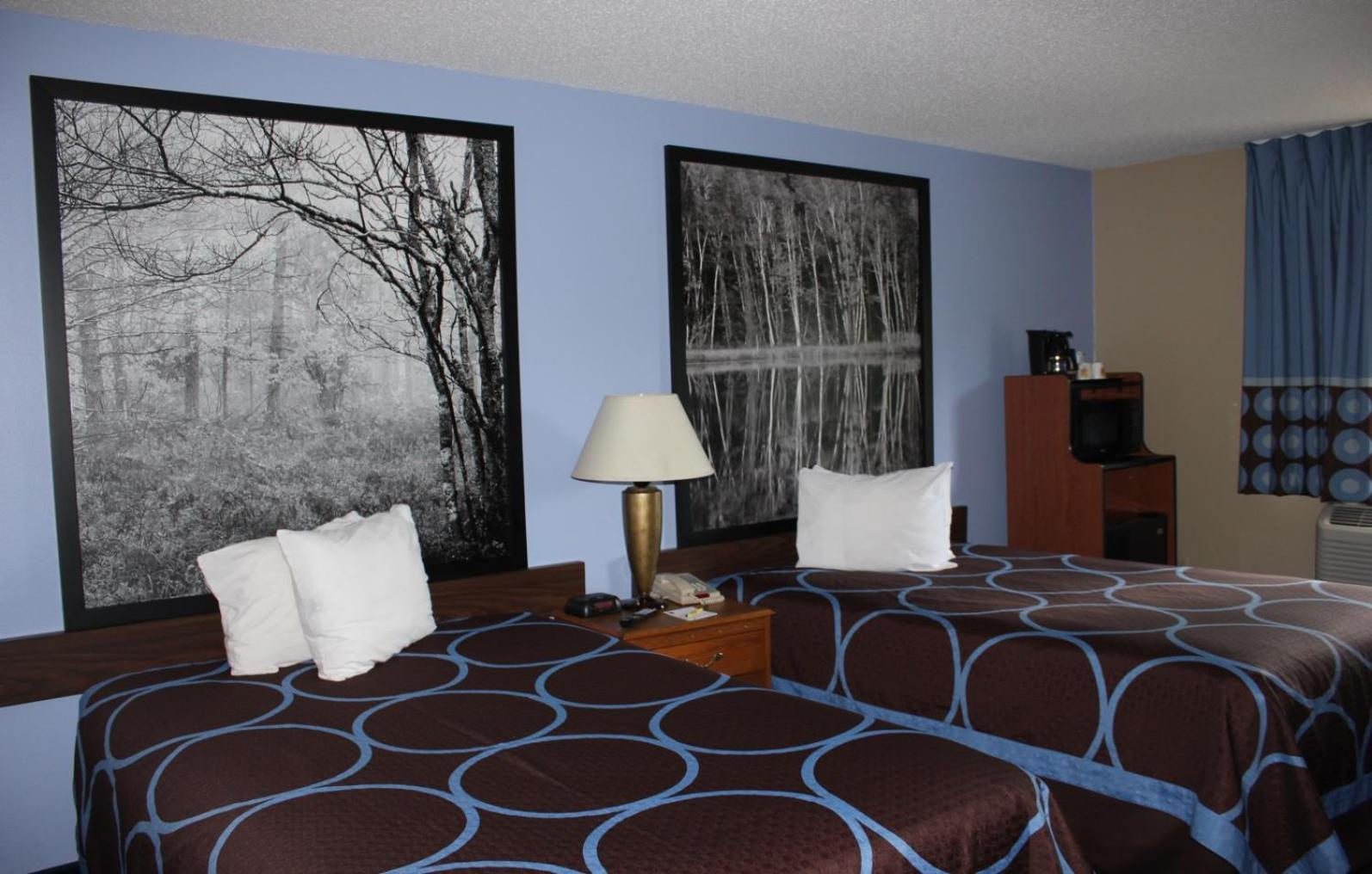 Double Room with Two Double Beds - Non-Smoking - Photo 2