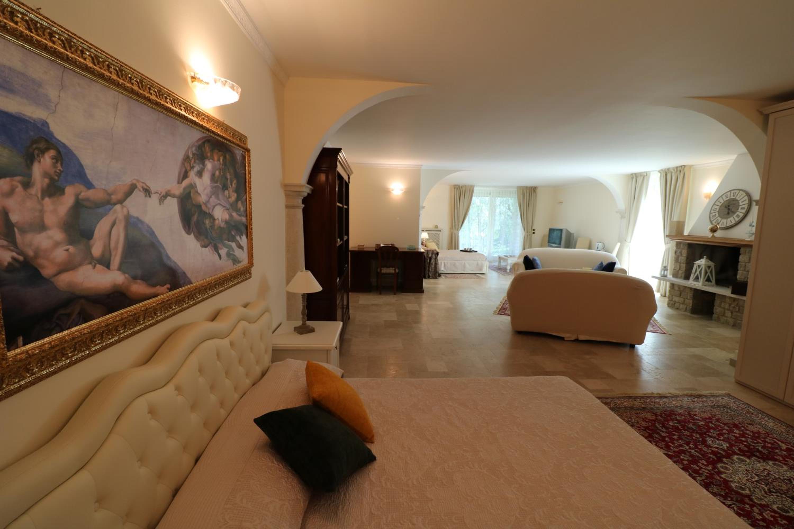Suite with Garden View photo 3