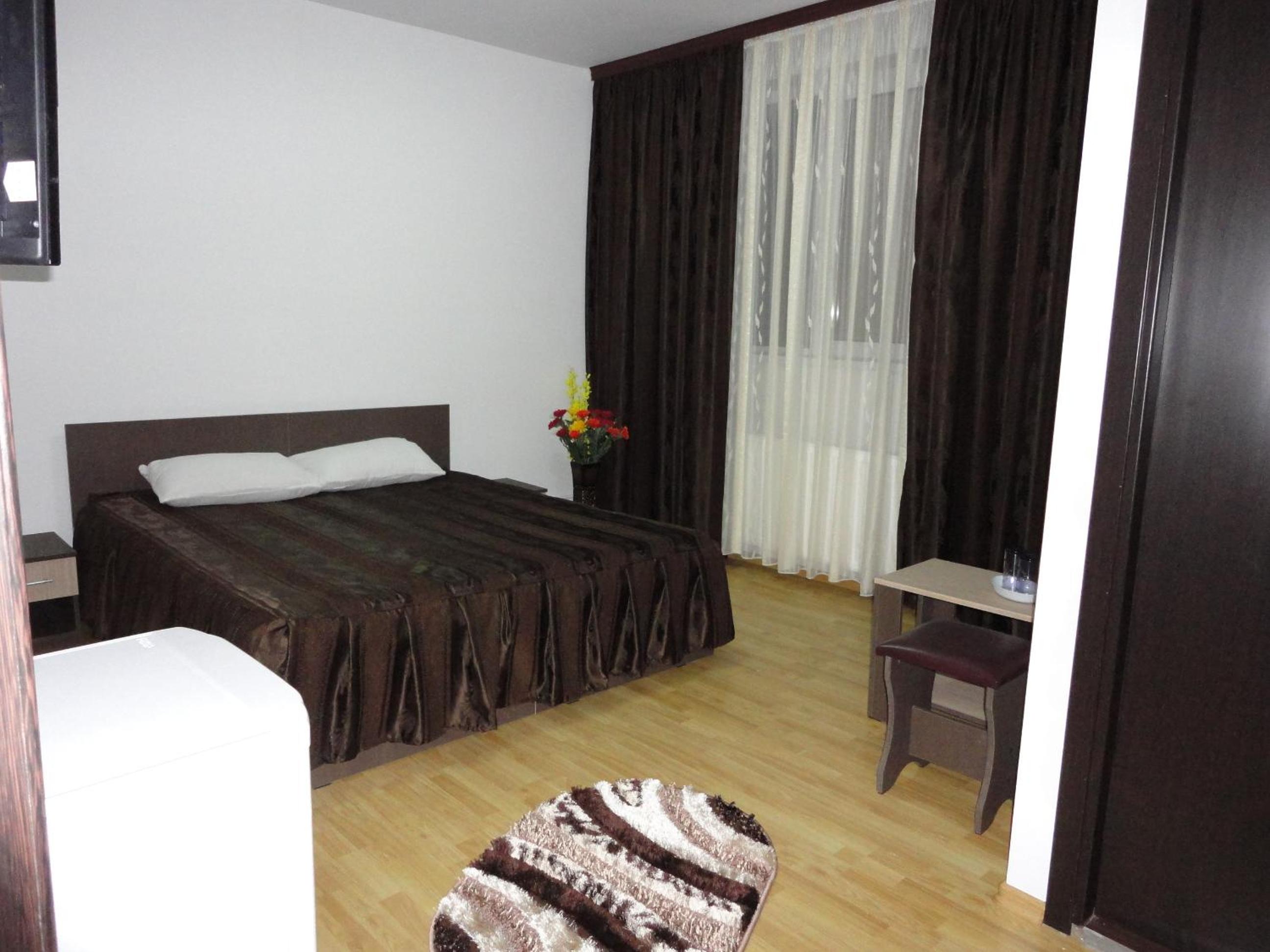 Double Room - Photo 14