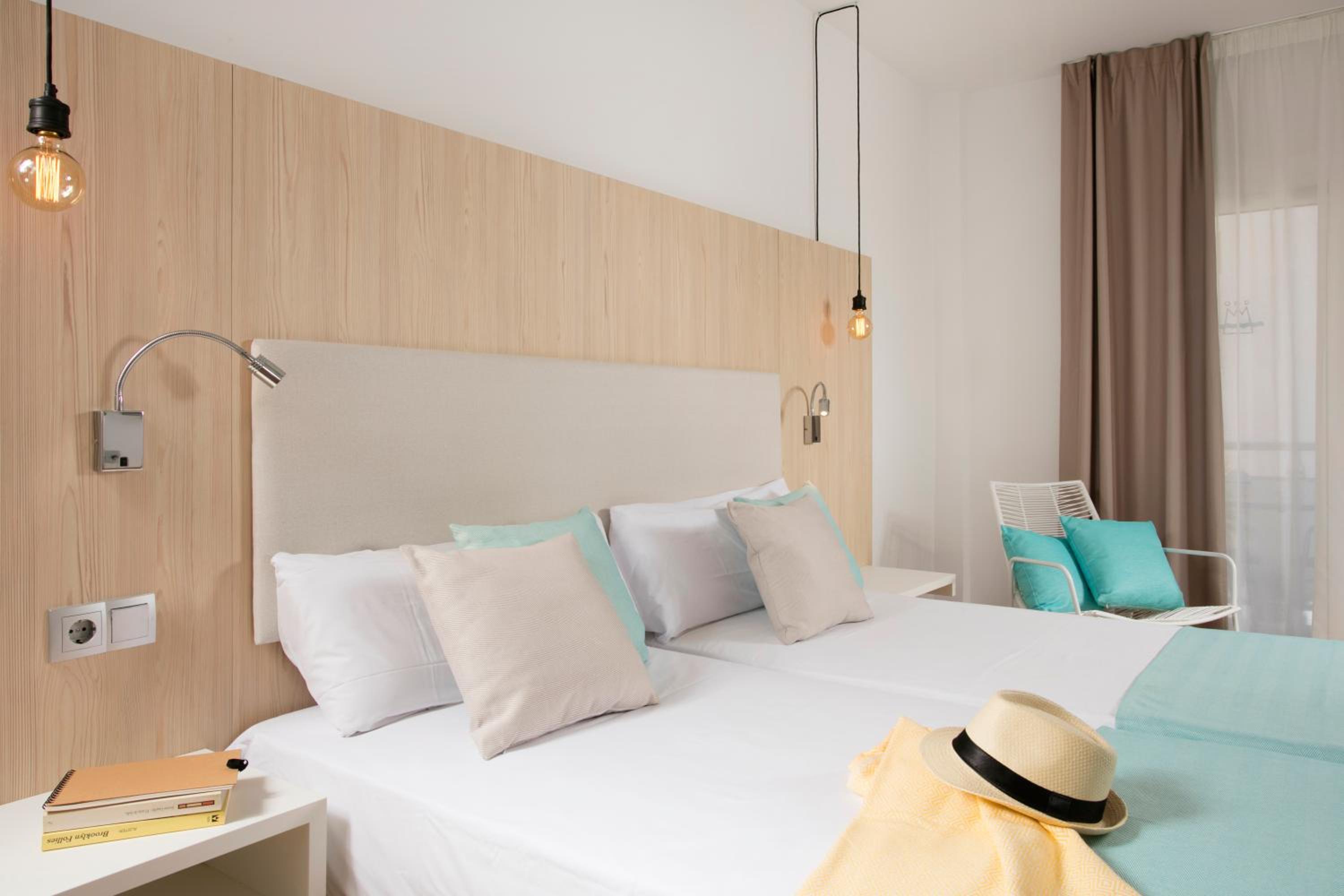 Double Room - Photo 8