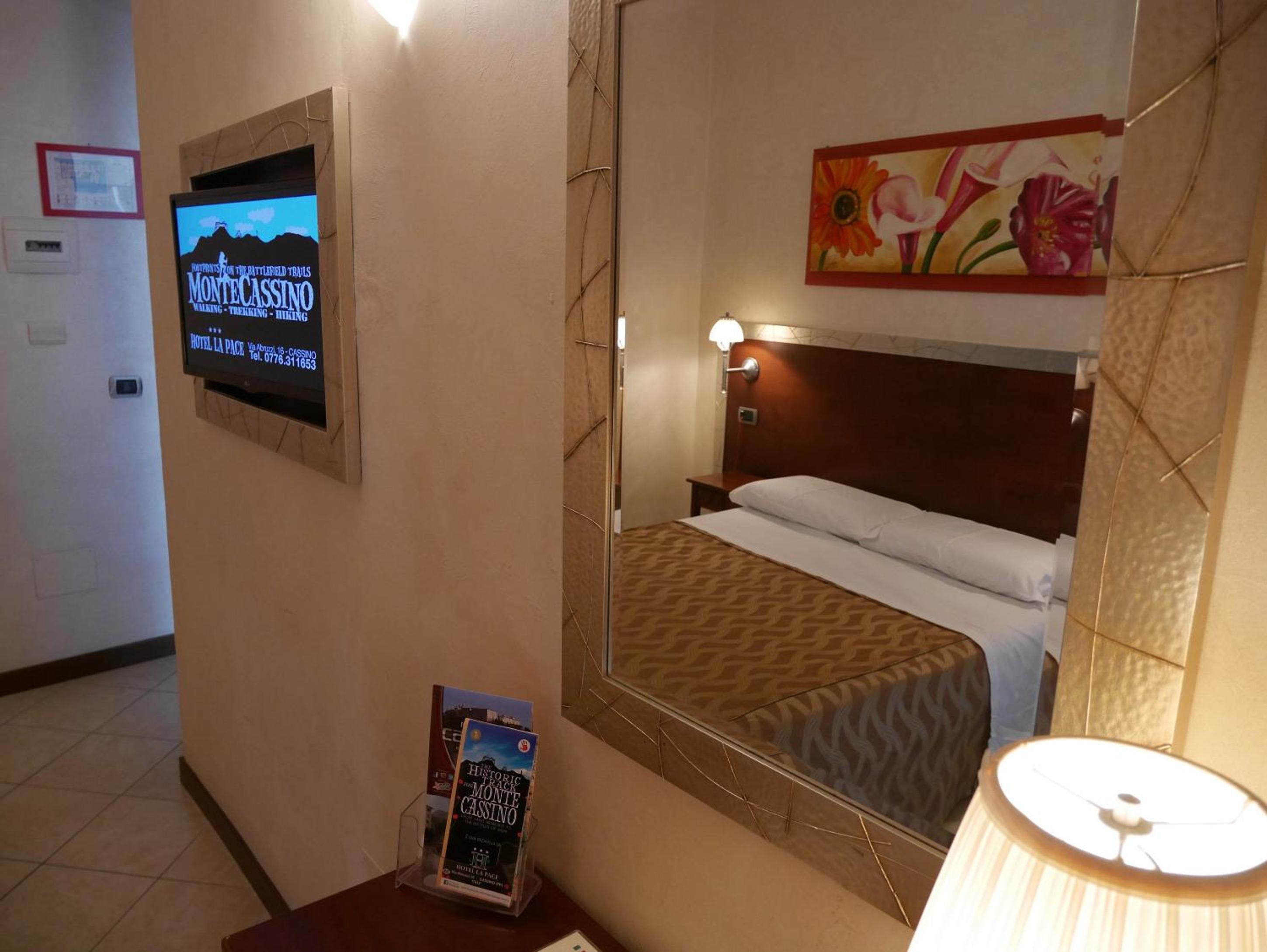 Double or Twin Room - Photo 2