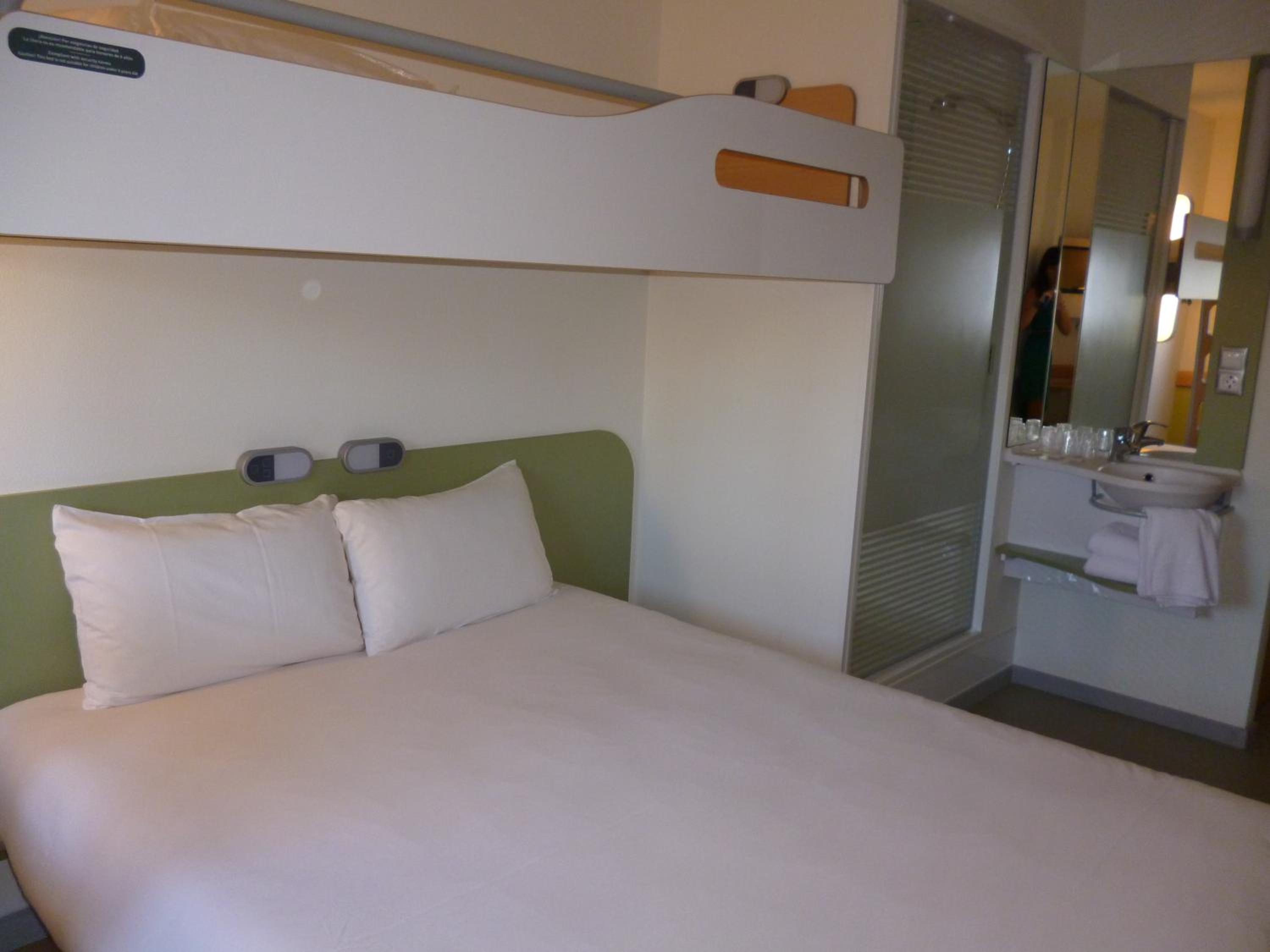 Standard Double Room - Photo 6