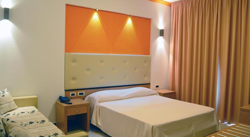 Deluxe Double or Twin Room with Balcony