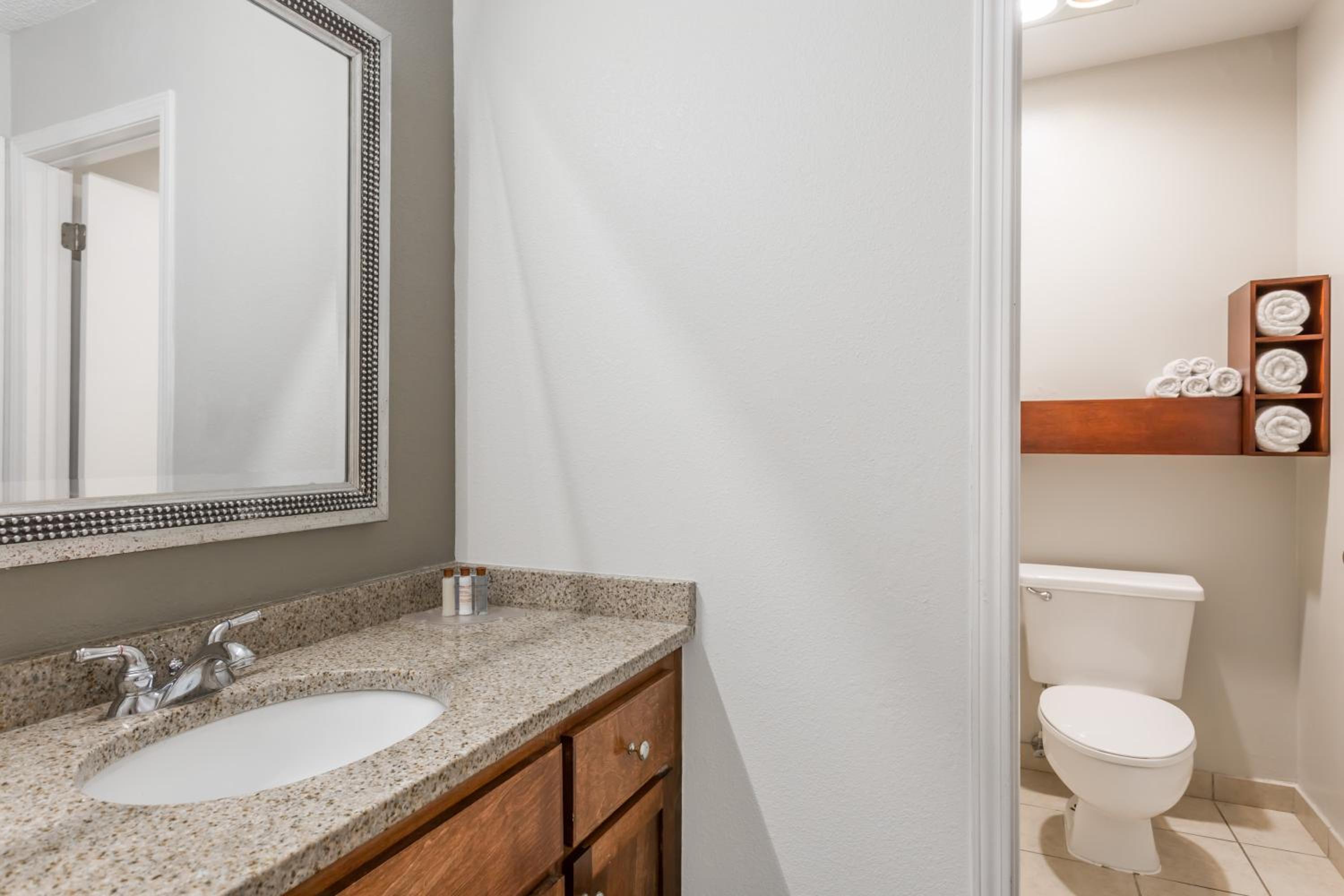 Studio Suite with Two Double Beds - Non-Smoking - Photo 2