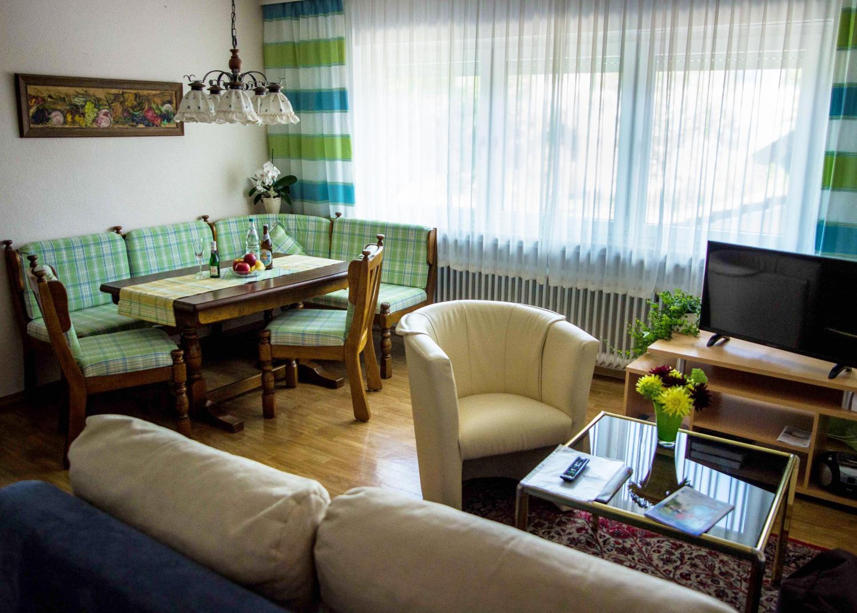 Apartment photo 2