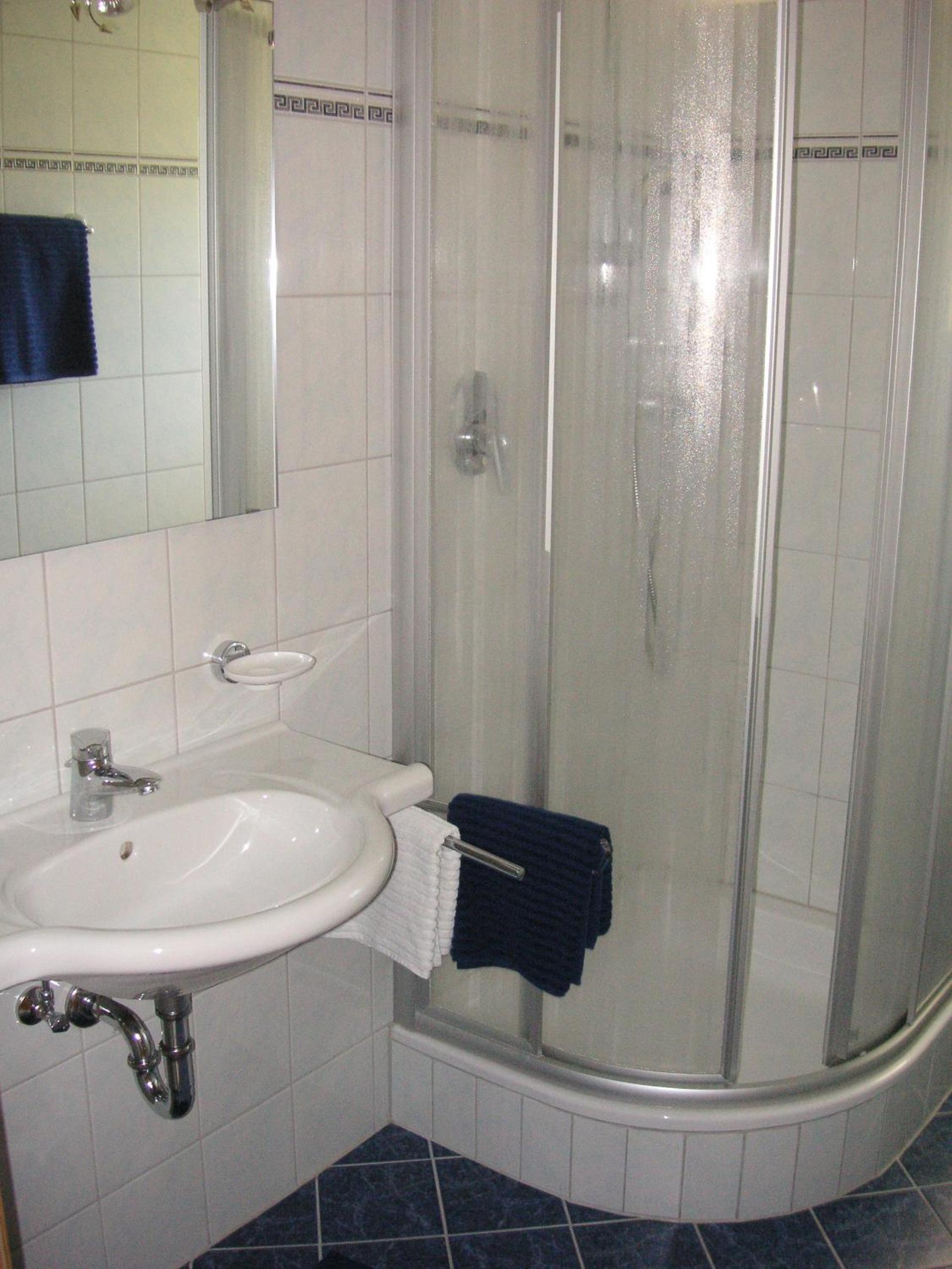 One-Bedroom Apartment with Mountain View photo 2