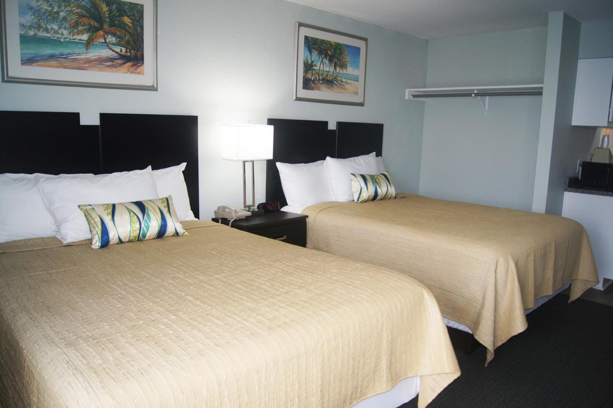 Queen Room with Two Queen Beds and Kitchenette-Oceanfront View - Photo 2