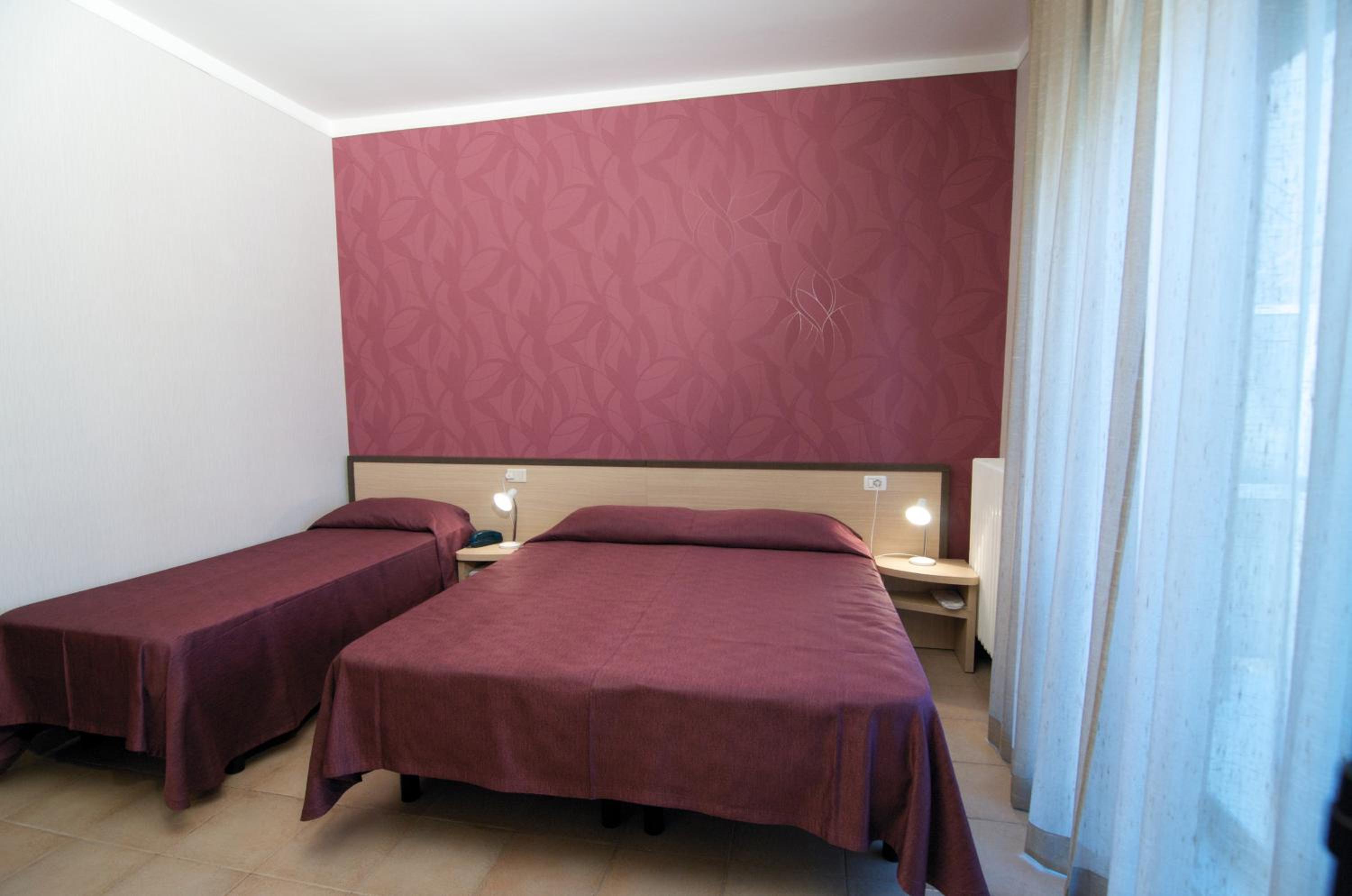 Economy Double or Twin Room Lato Ferrovia photo 1
