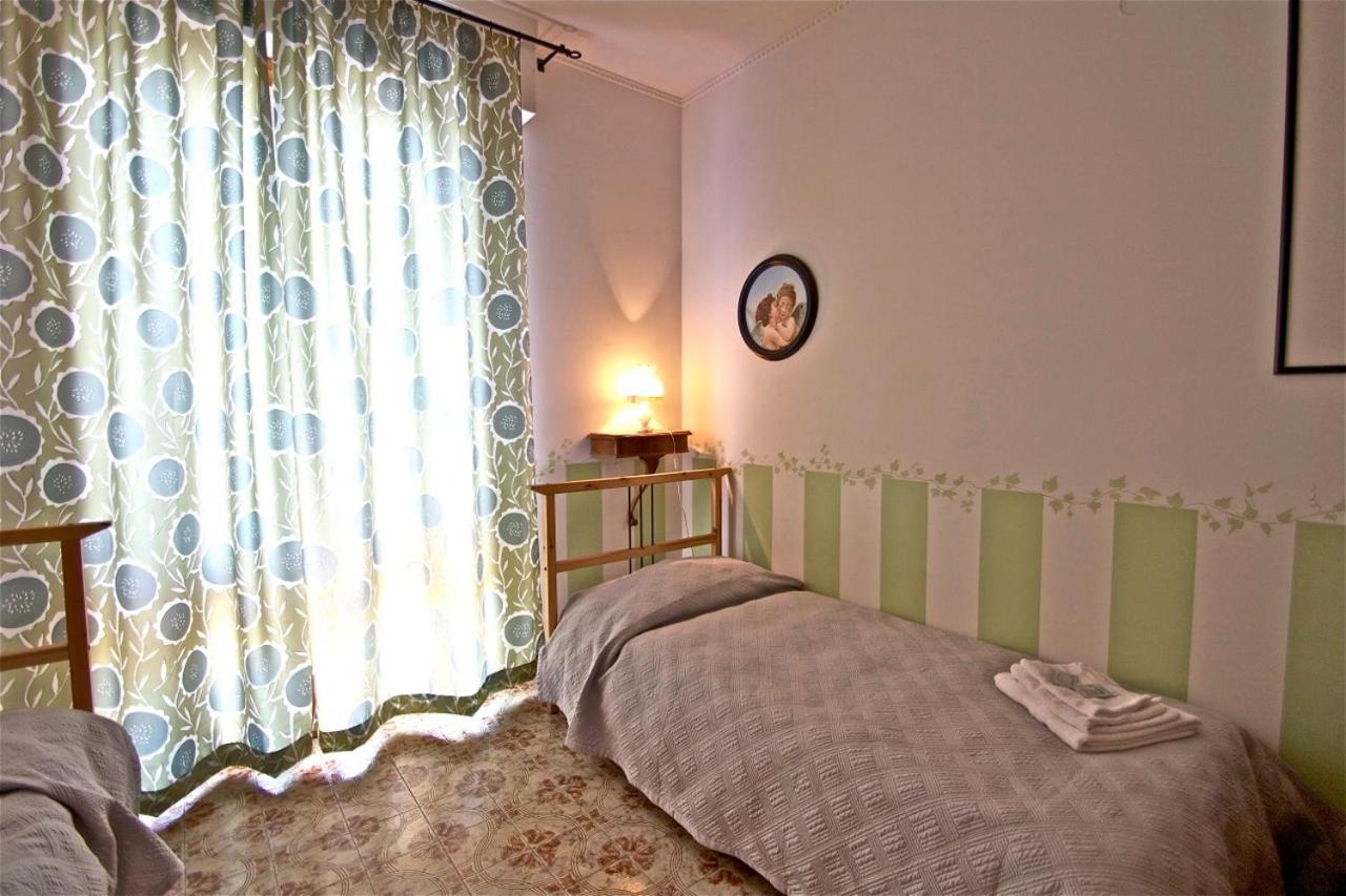 Twin Room with Shared Bathroom photo 1