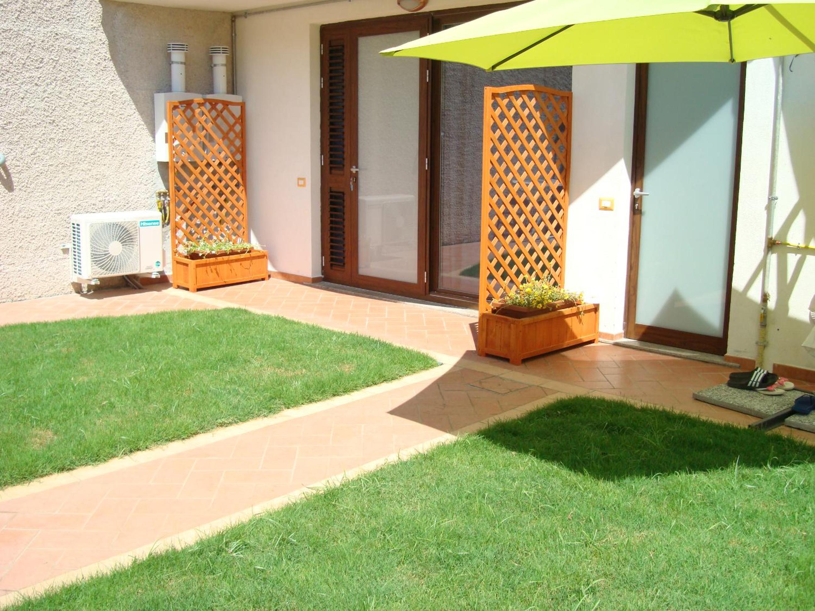 Deluxe Bungalow with Garden View photo 3