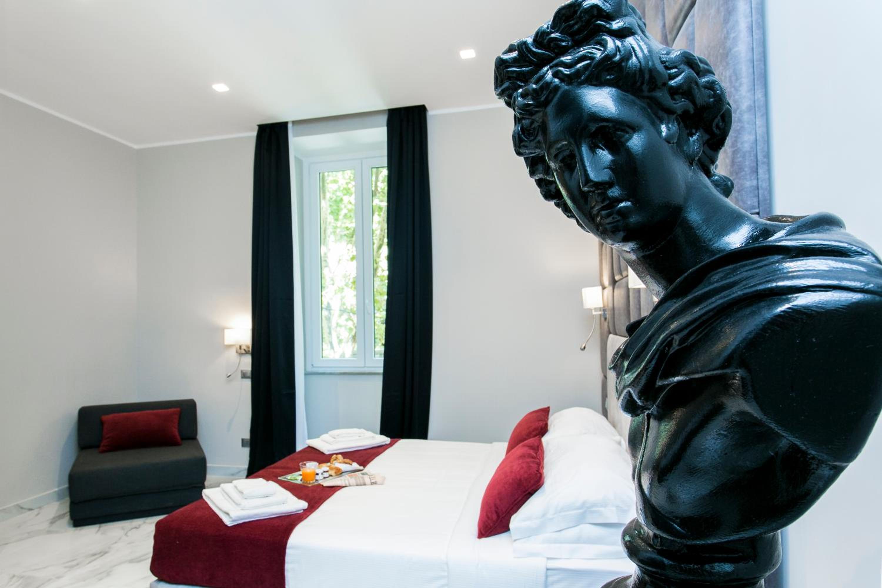 Deluxe Junior Suite photo 2