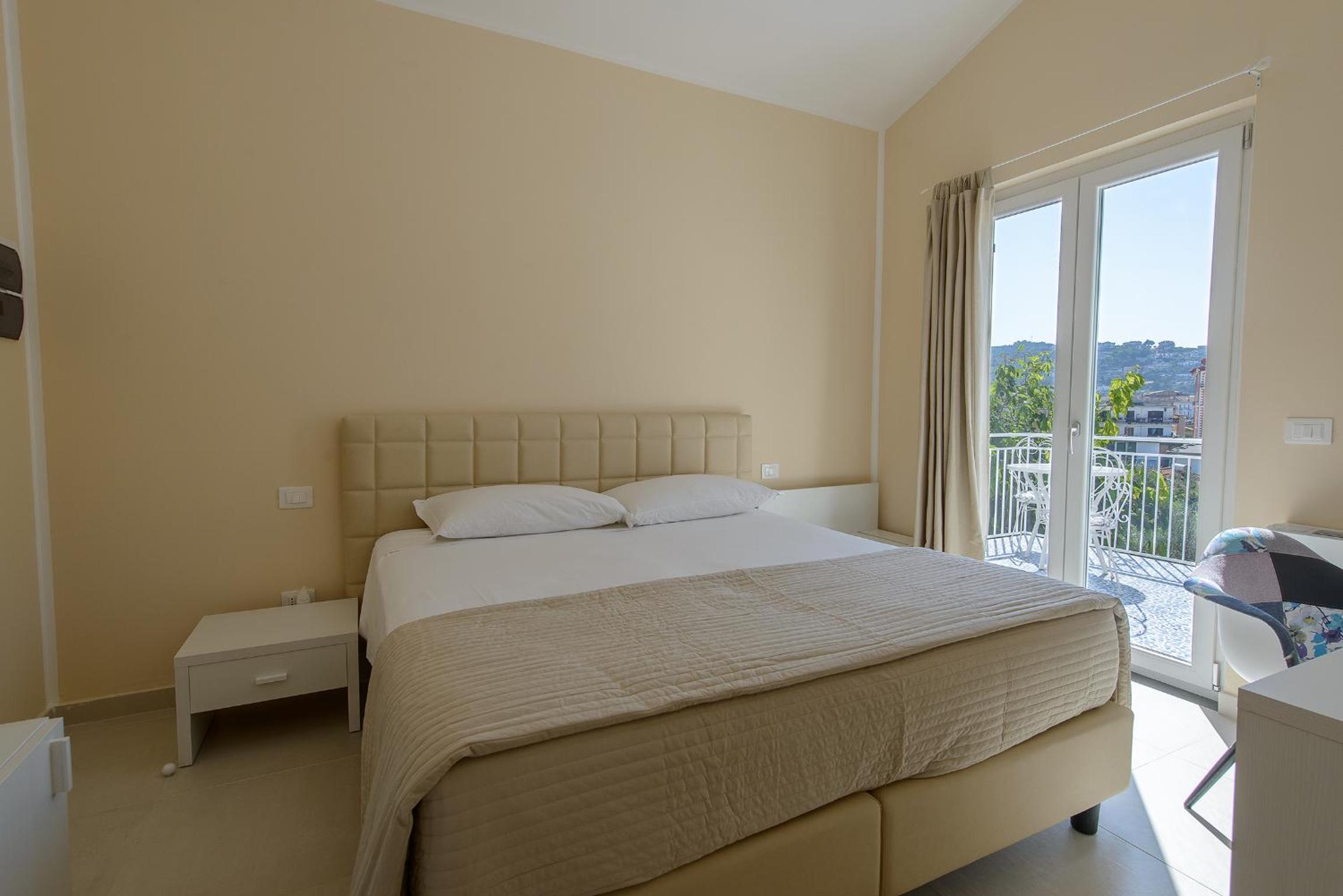 Double Room with Side Sea View photo 1