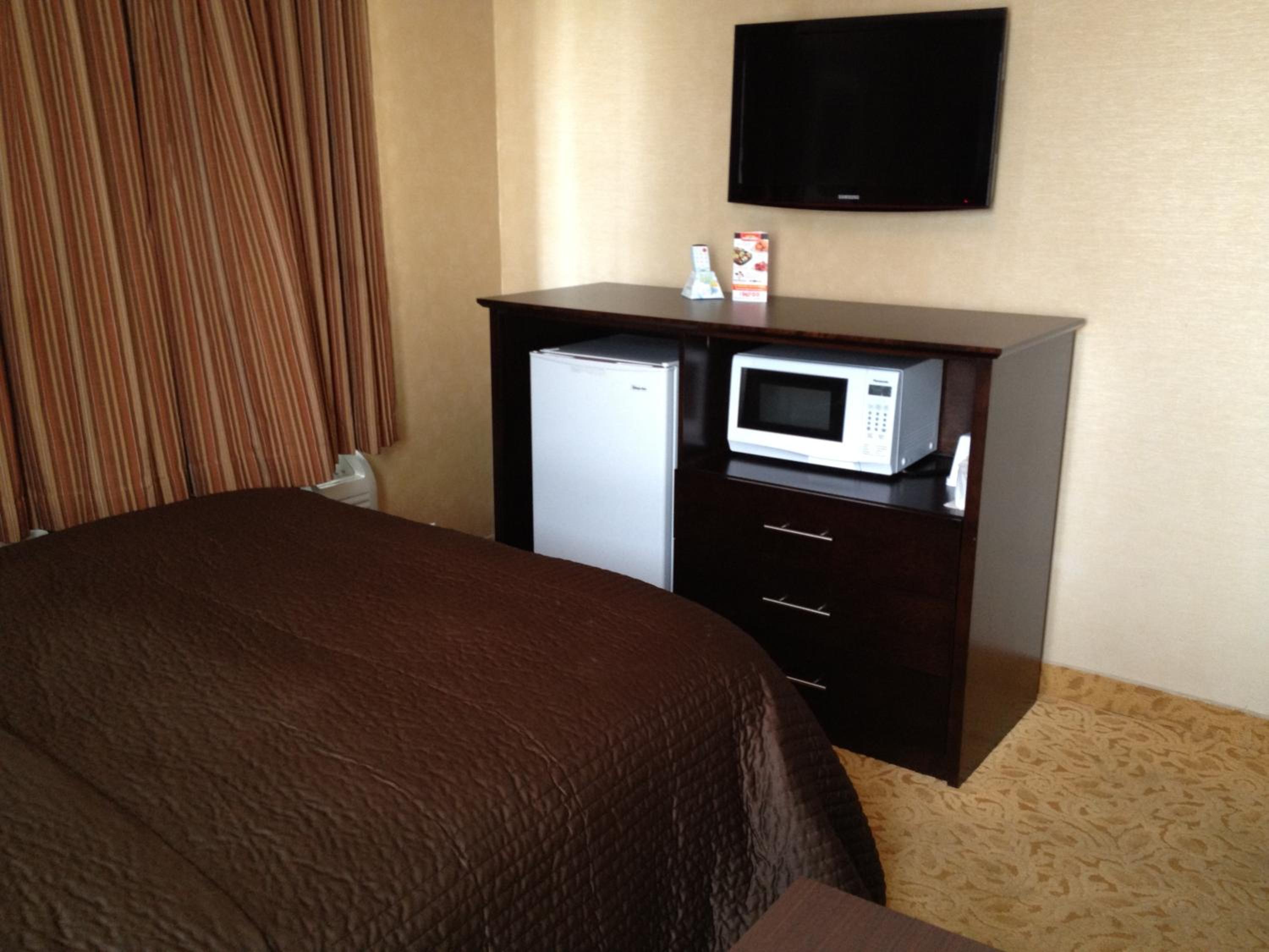 Deluxe Queen Room - Photo 10