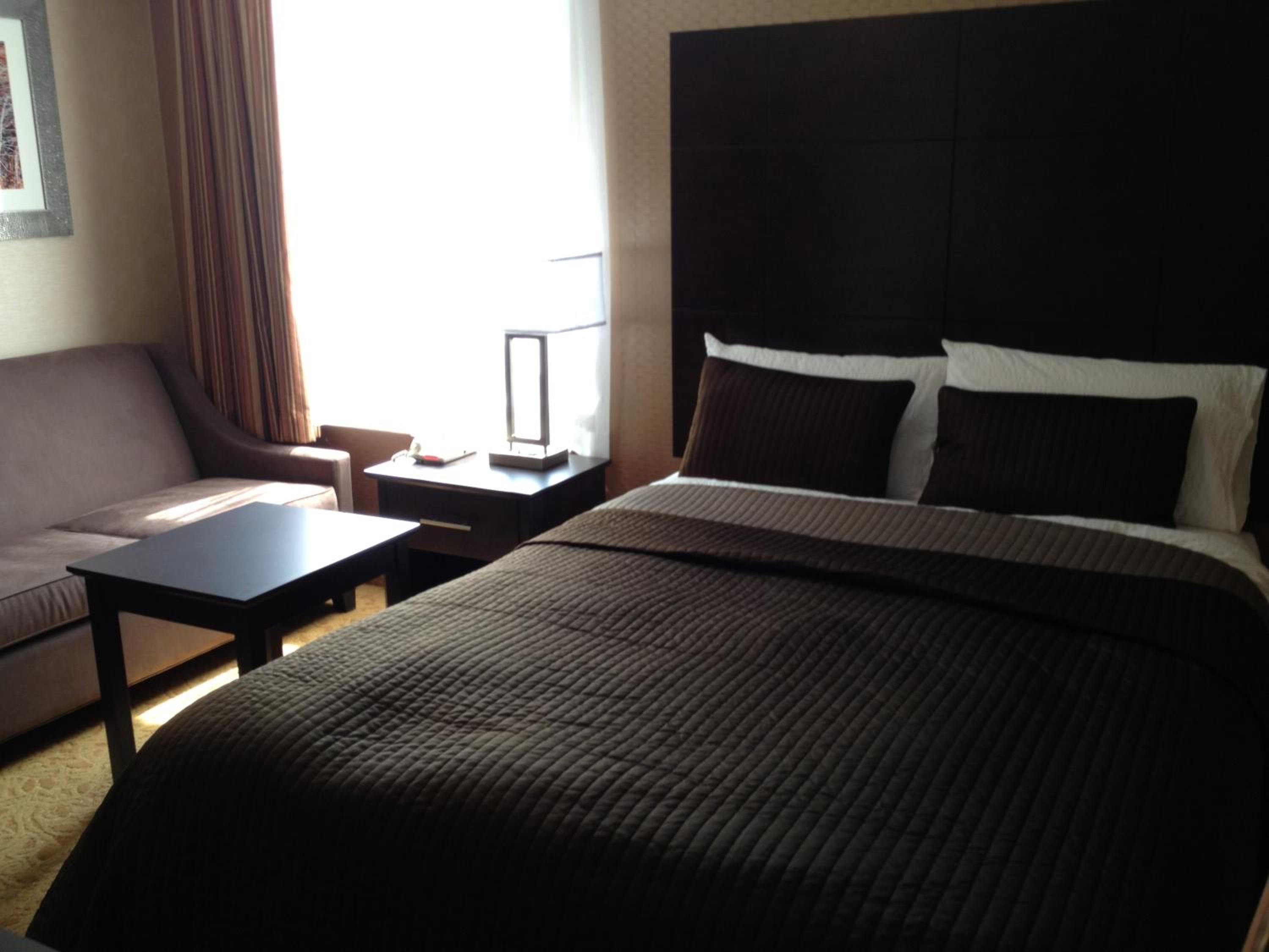 Deluxe Queen Room - Photo 1