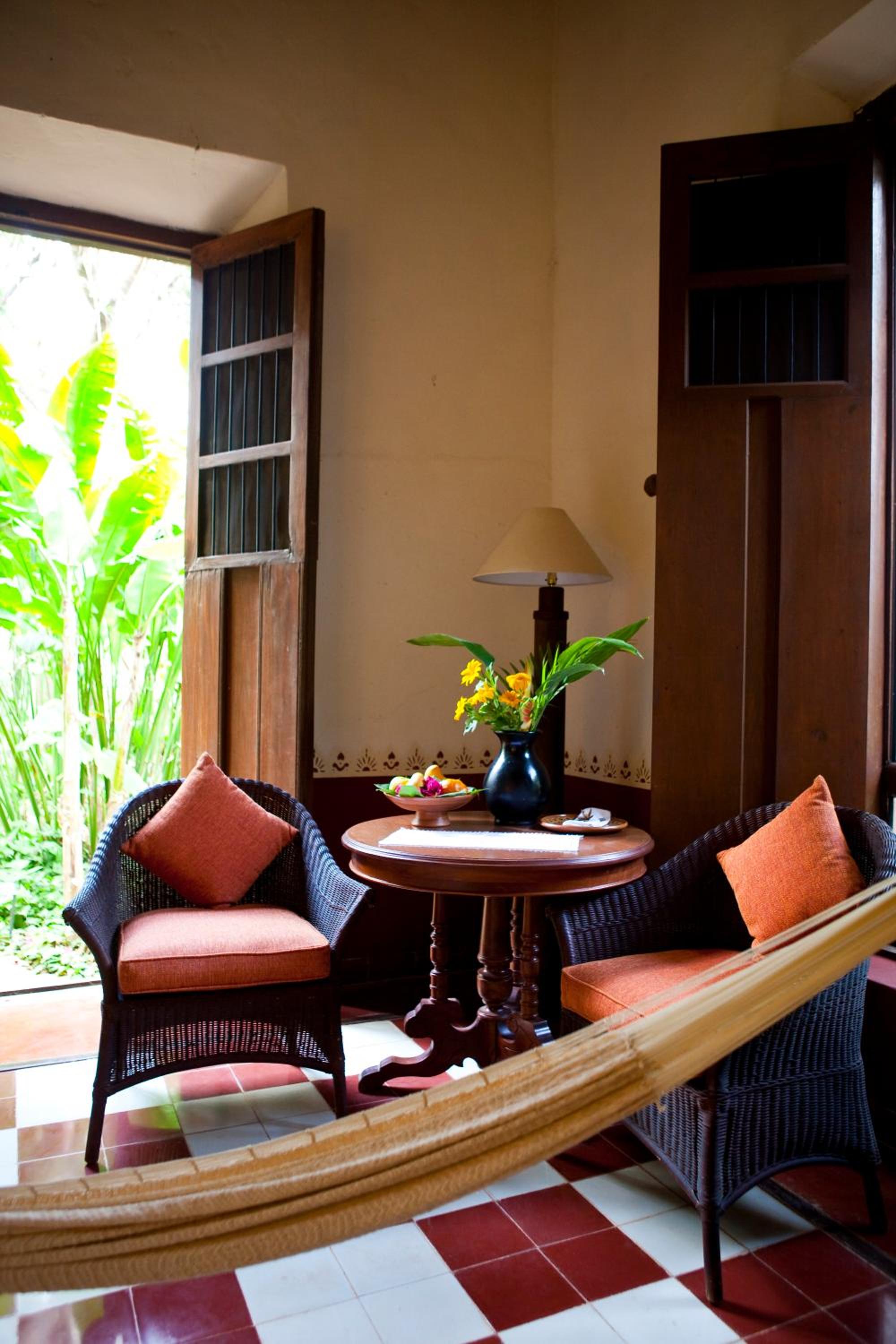 Deluxe King Room - Photo 6