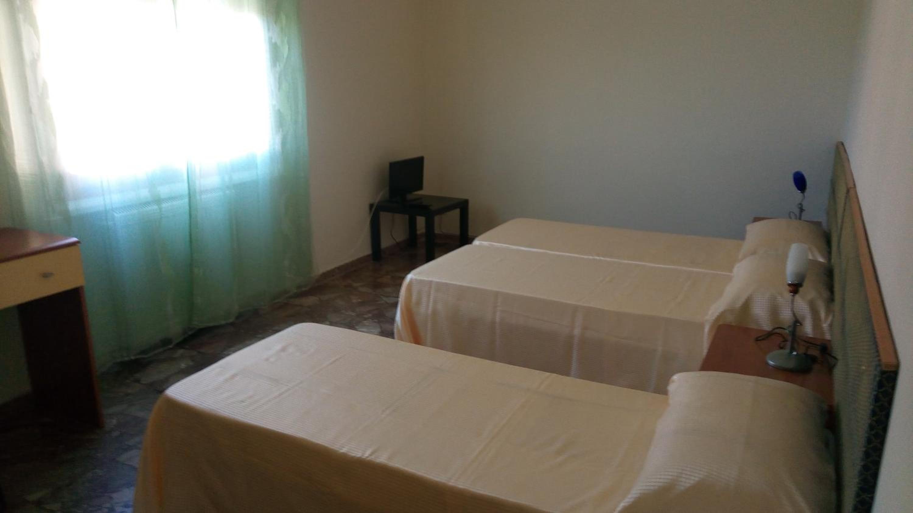 Triple Room with Shared Bathroom photo 2