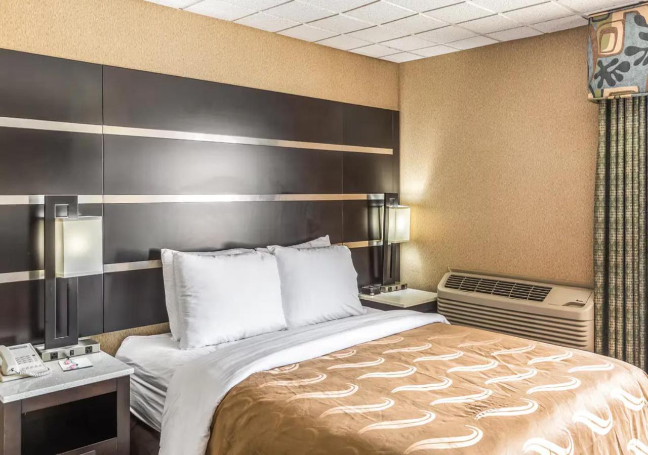 Queen Suite with Sofa Bed - Non Smoking