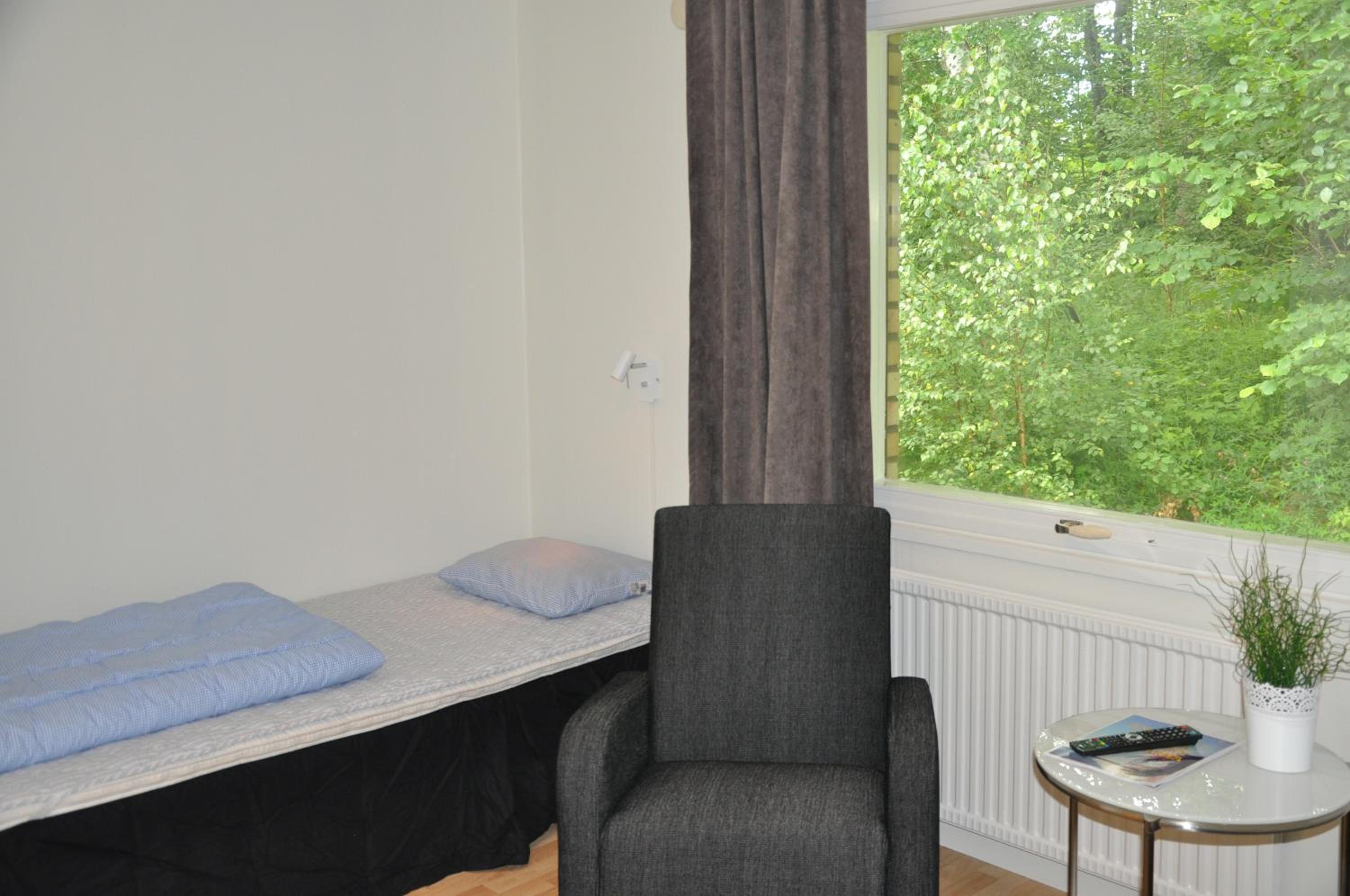 Twin Room - Photo 3
