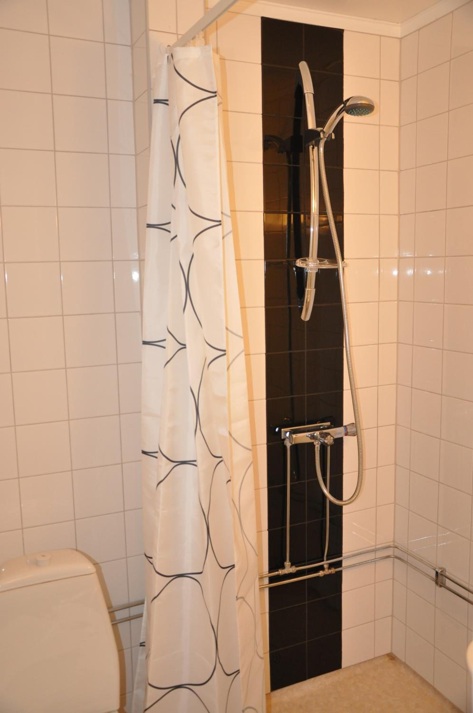 Twin Room - Photo 2