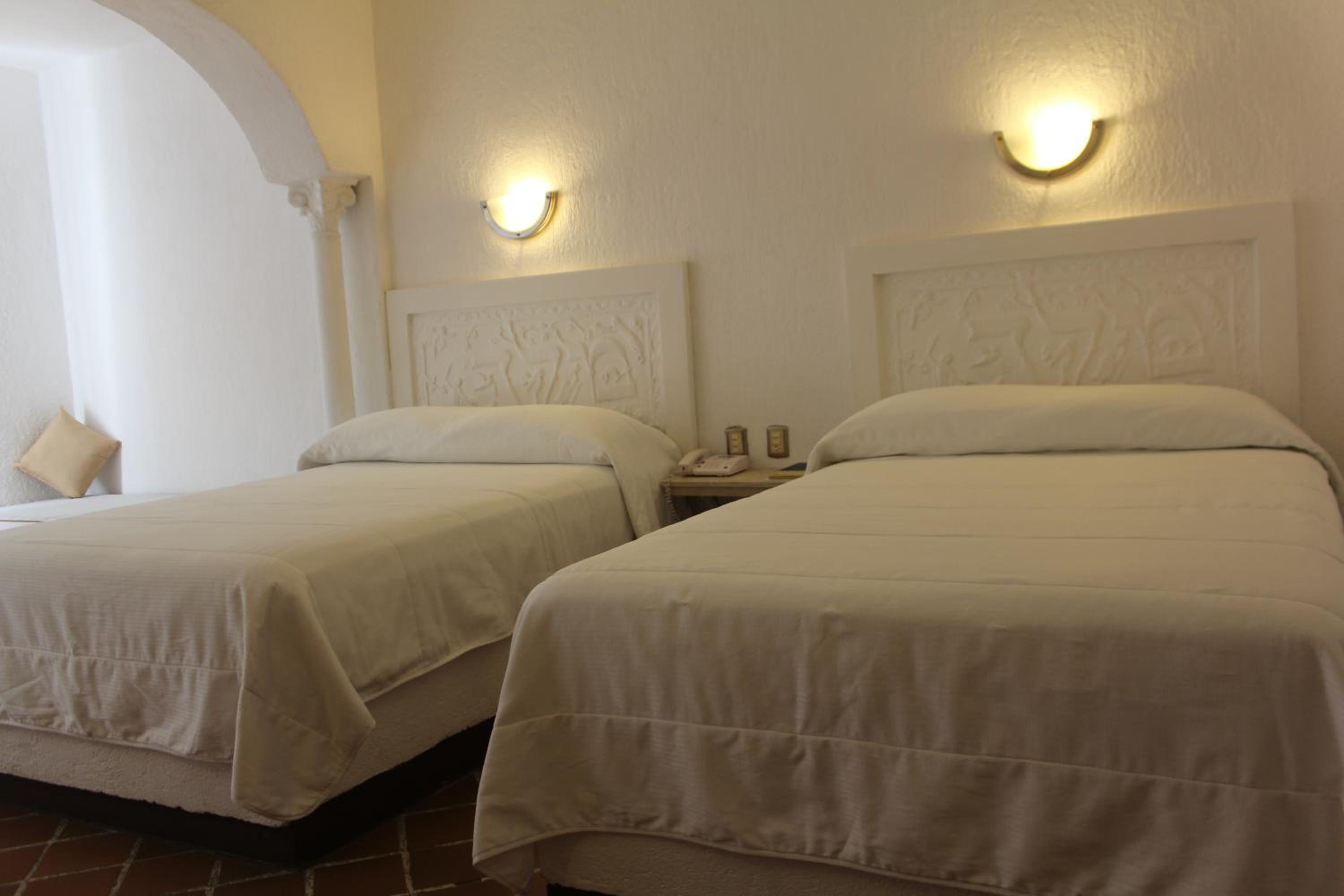 Double Room with Two Double Beds - Photo 15