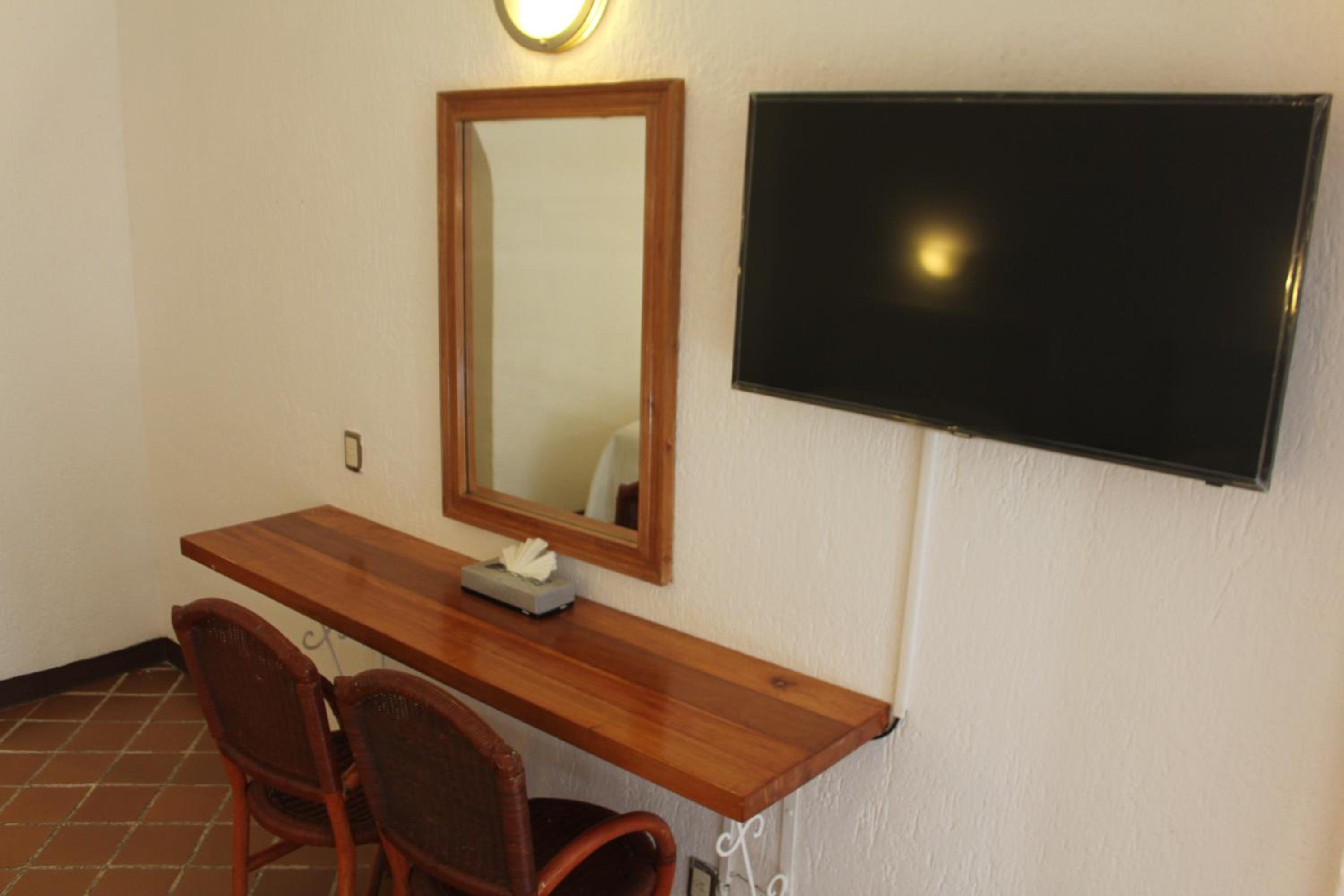 Double Room with Two Double Beds - Photo 3