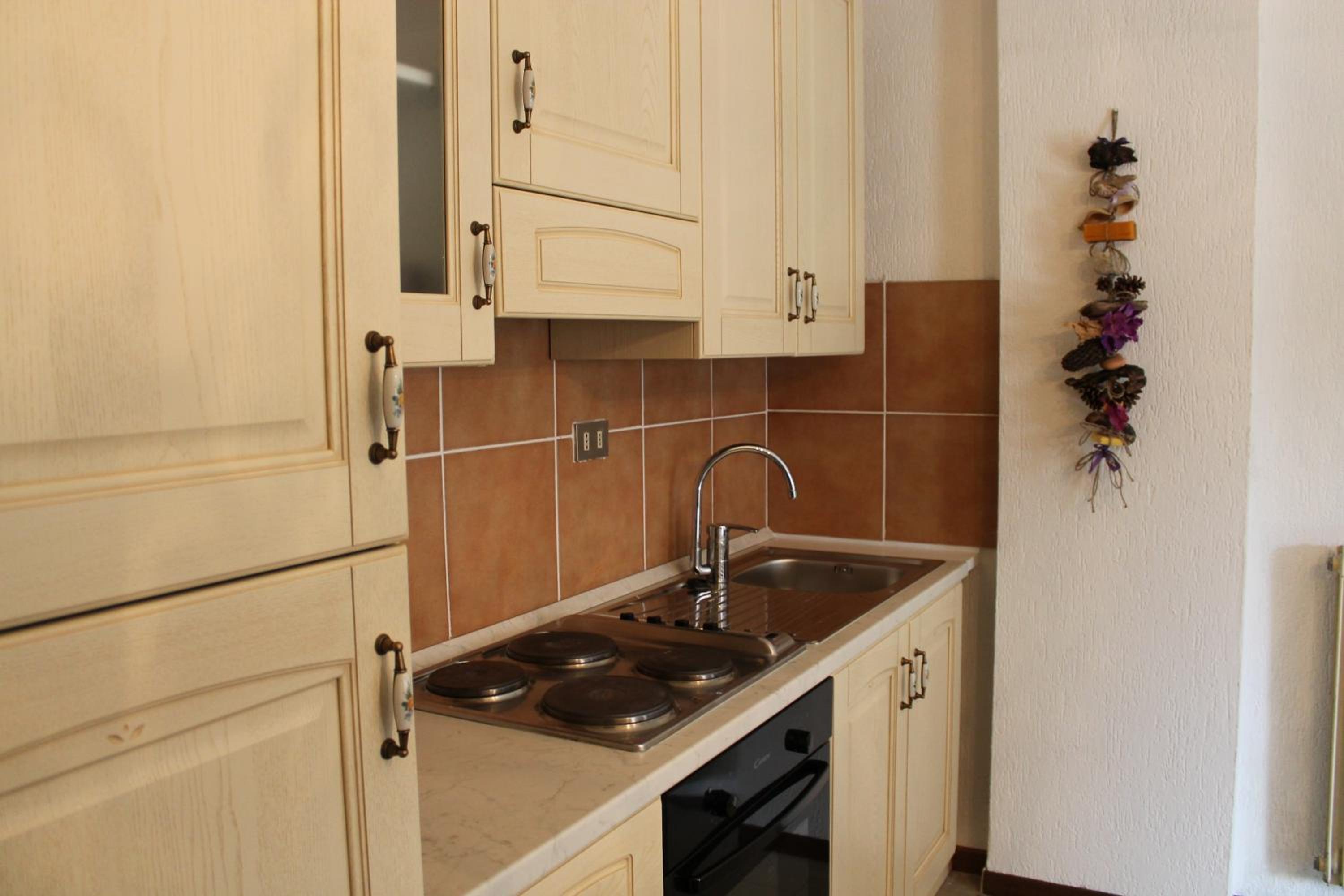 One-Bedroom Apartment (5 Adults) photo 3