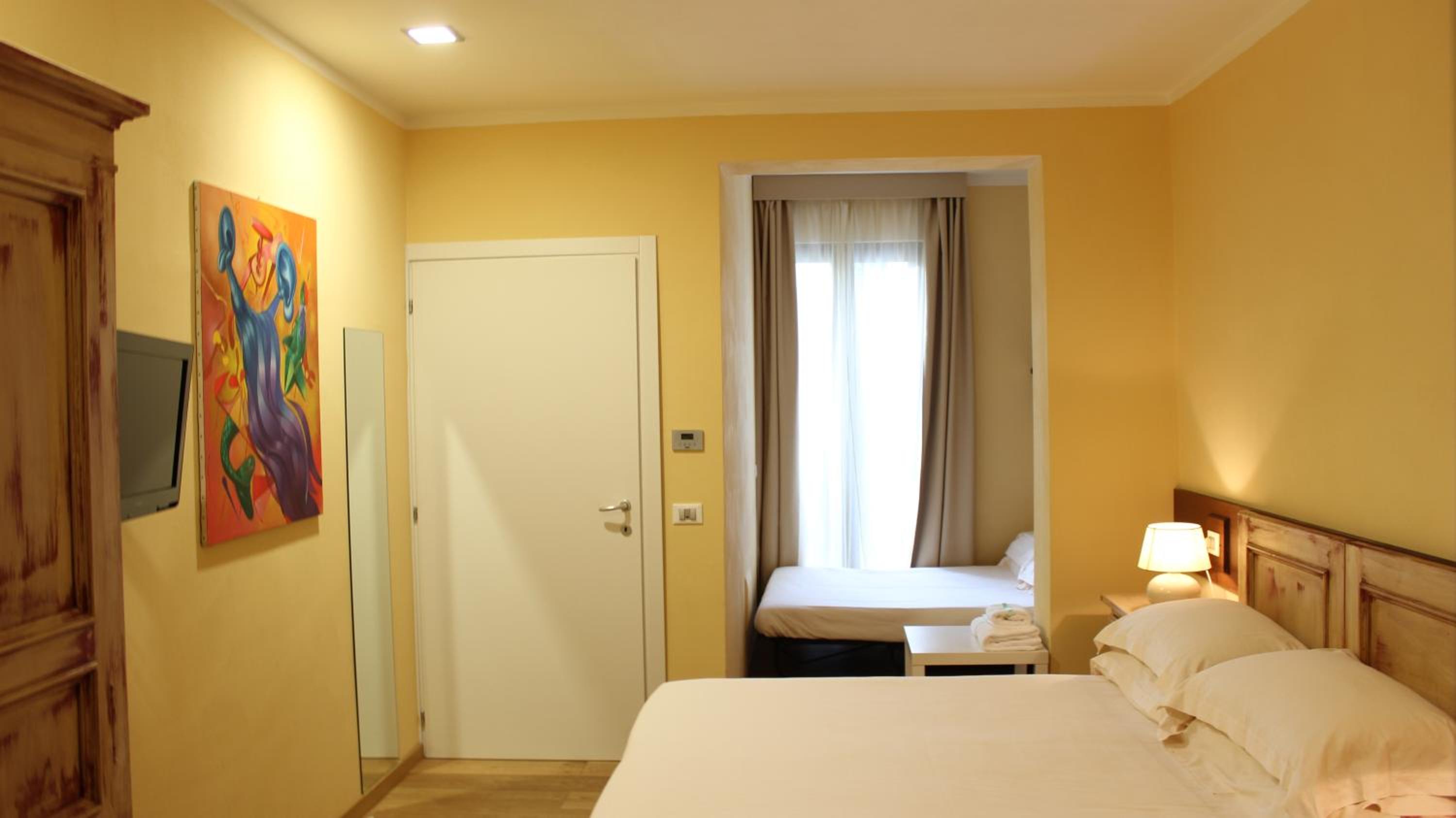 Family Room (2 Adults + 2 Children)