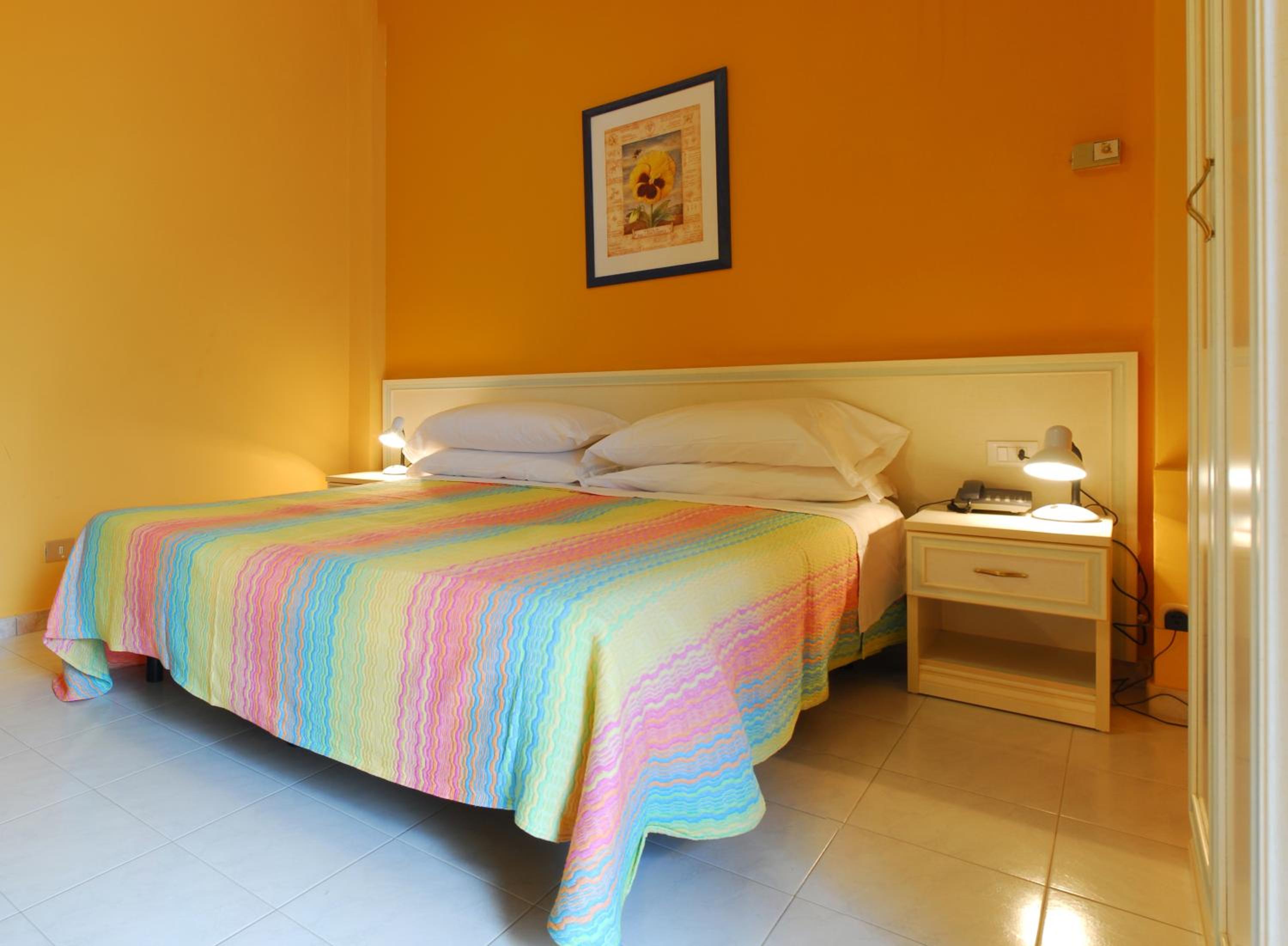 Double Room - Photo 15