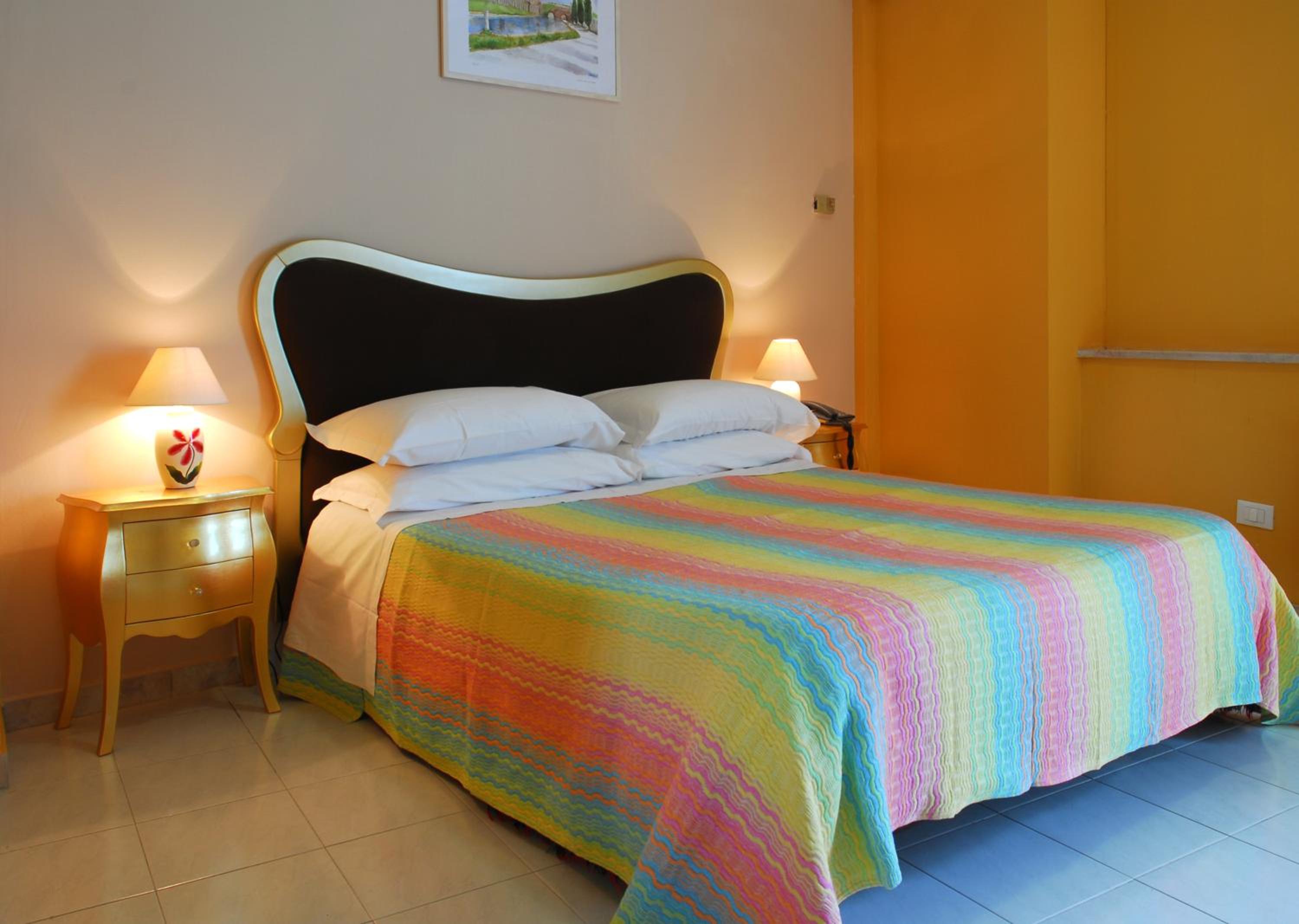 Double Room - Photo 14