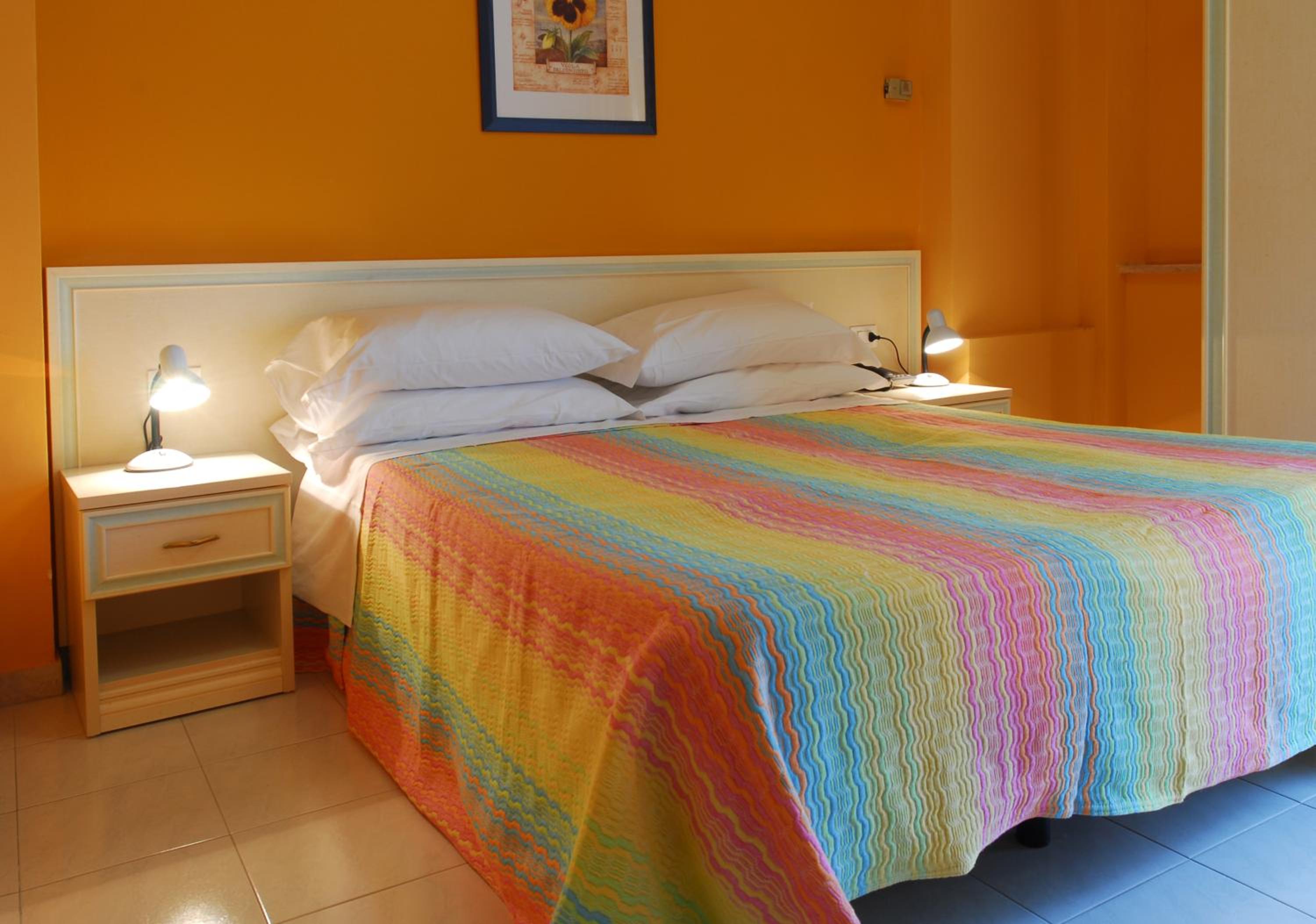Double Room - Photo 12