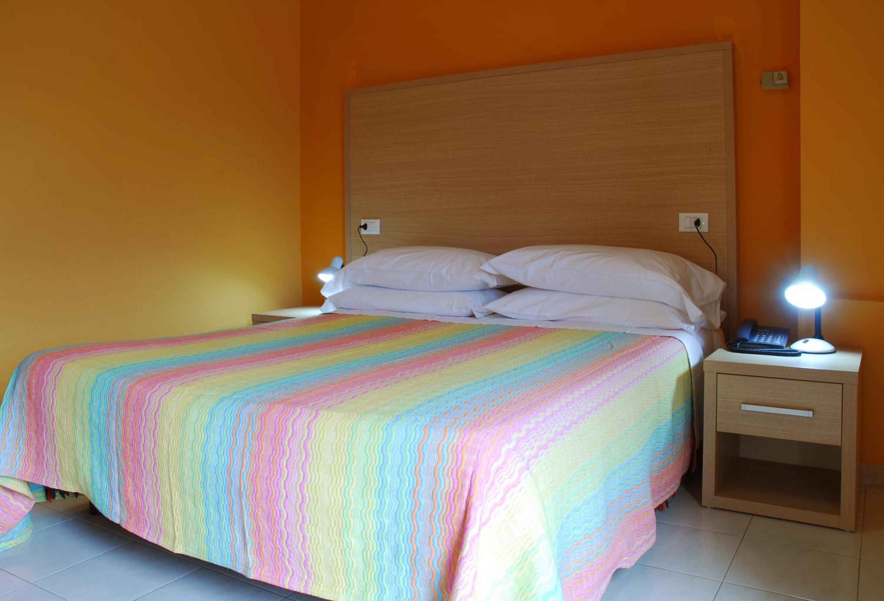 Double Room - Photo 10
