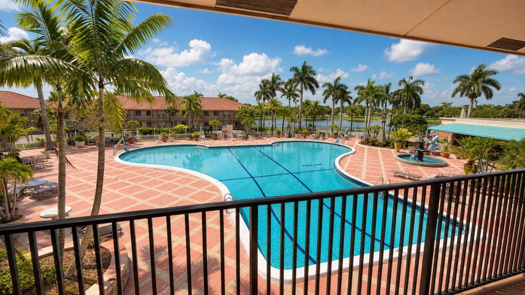 Single Room with Pool View