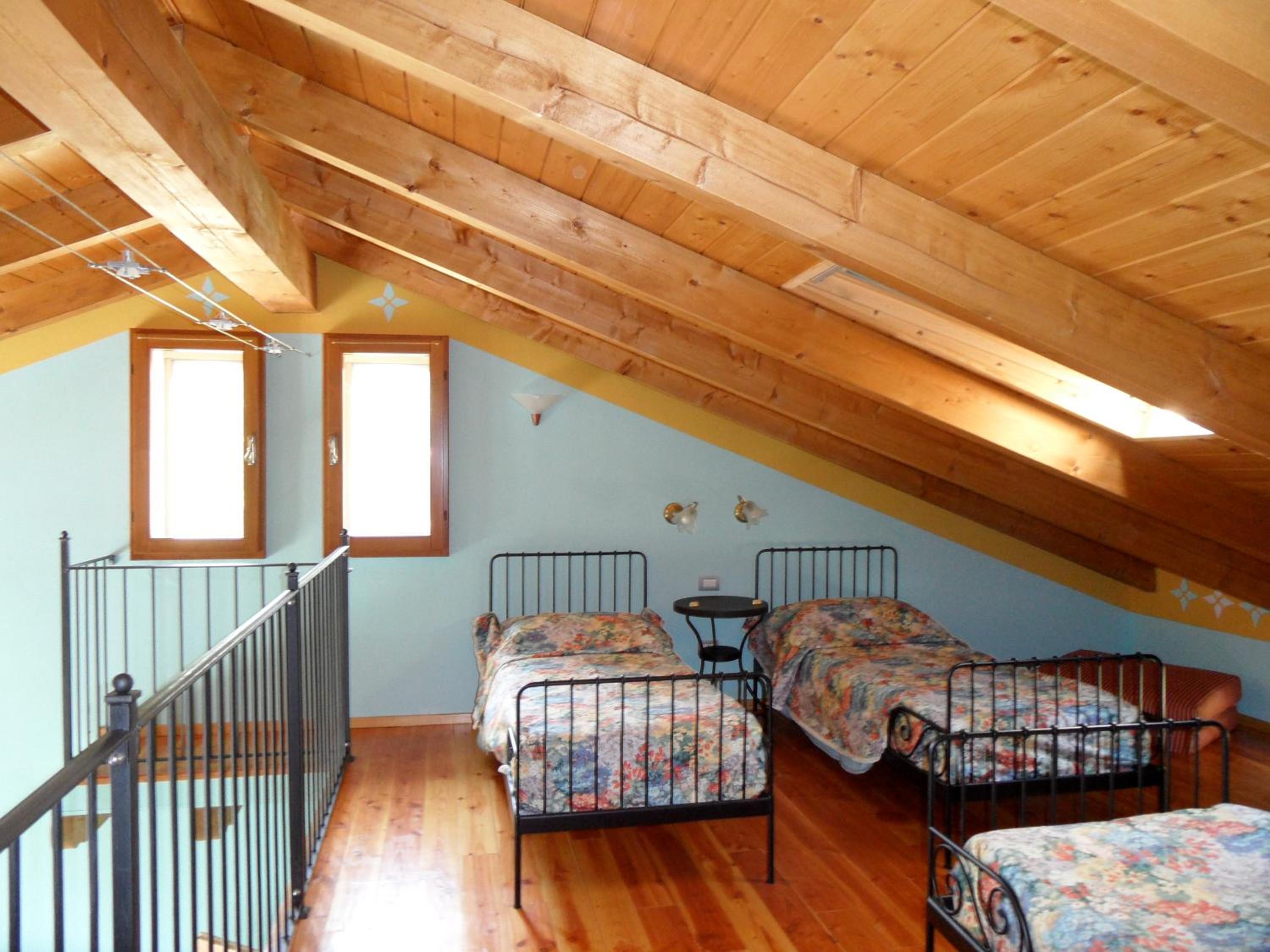 One-Bedroom Apartment (5 Adults) - Split Level photo 2