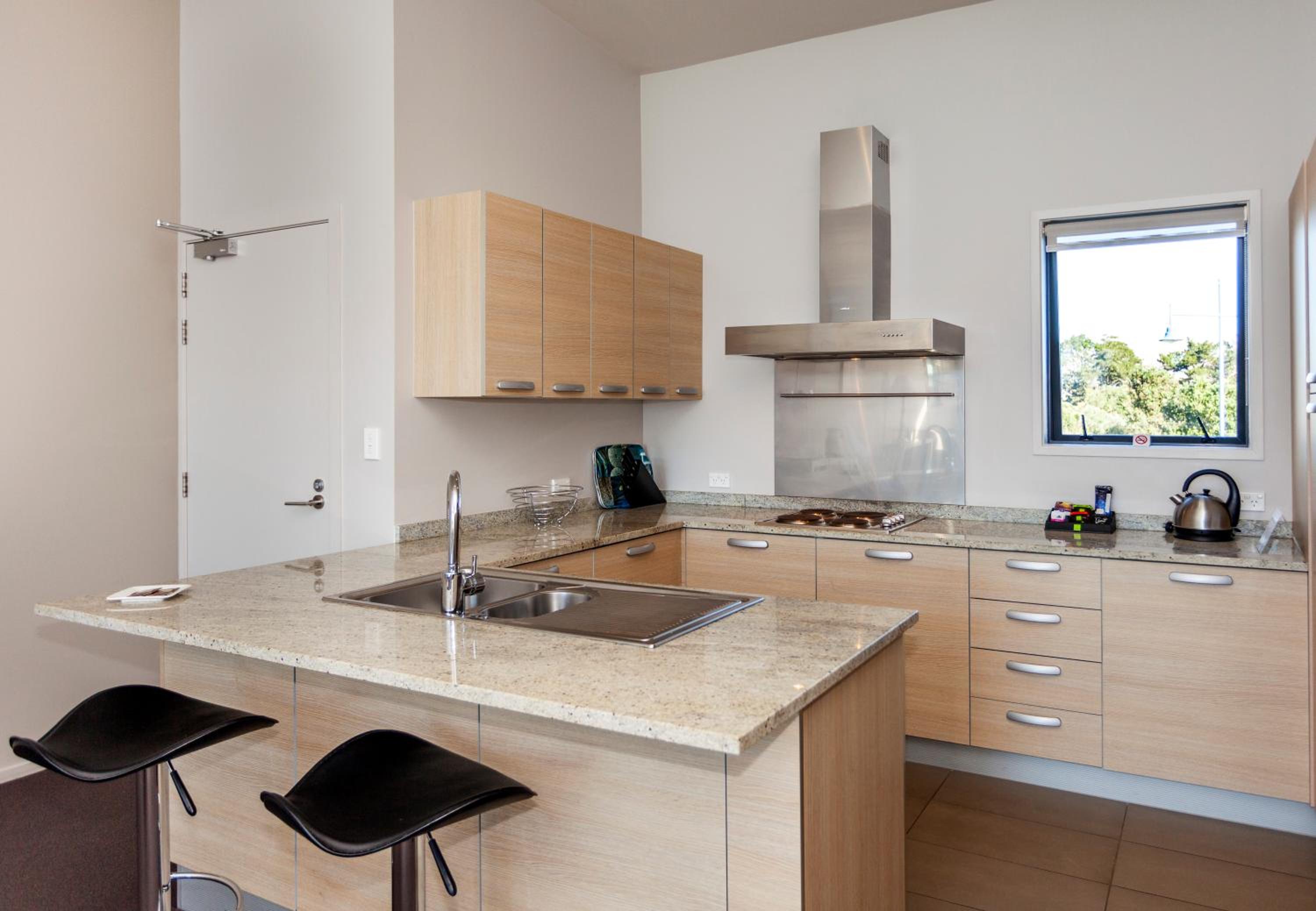 One-Bedroom Suite - Water Front - Photo 4