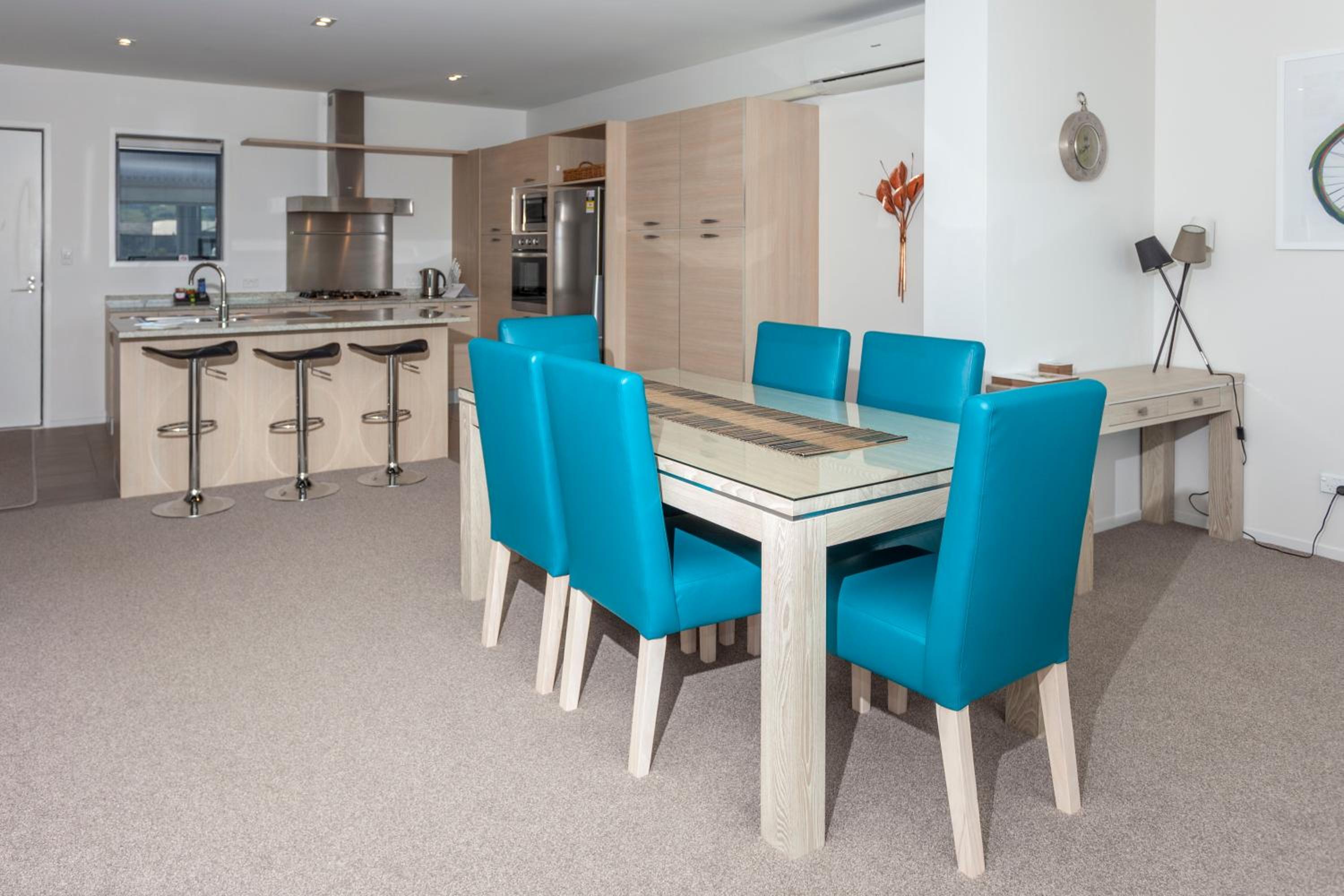 Three-Bedroom Family Suite - Water Front  - Photo 4