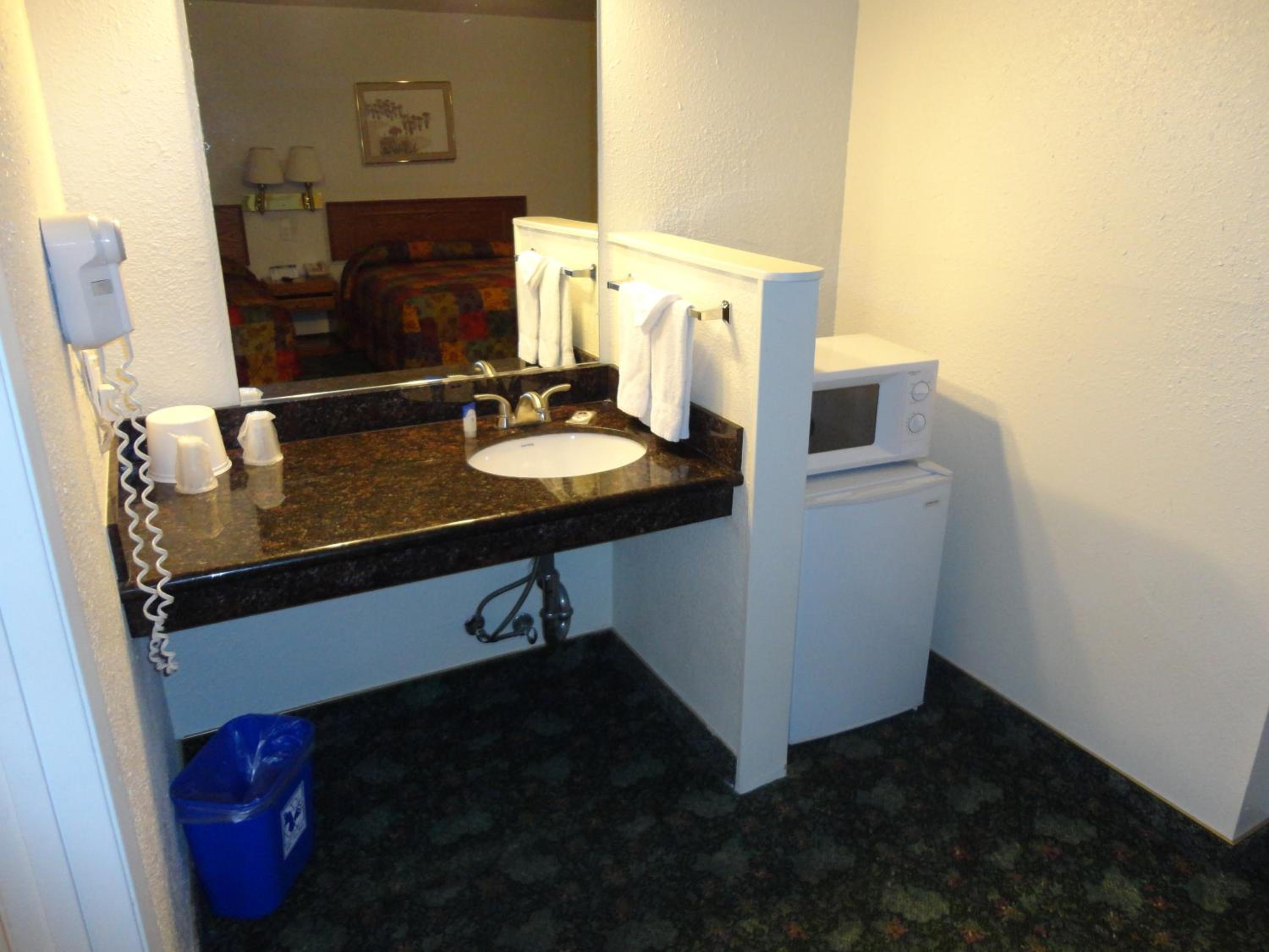 Queen Room - Photo 11