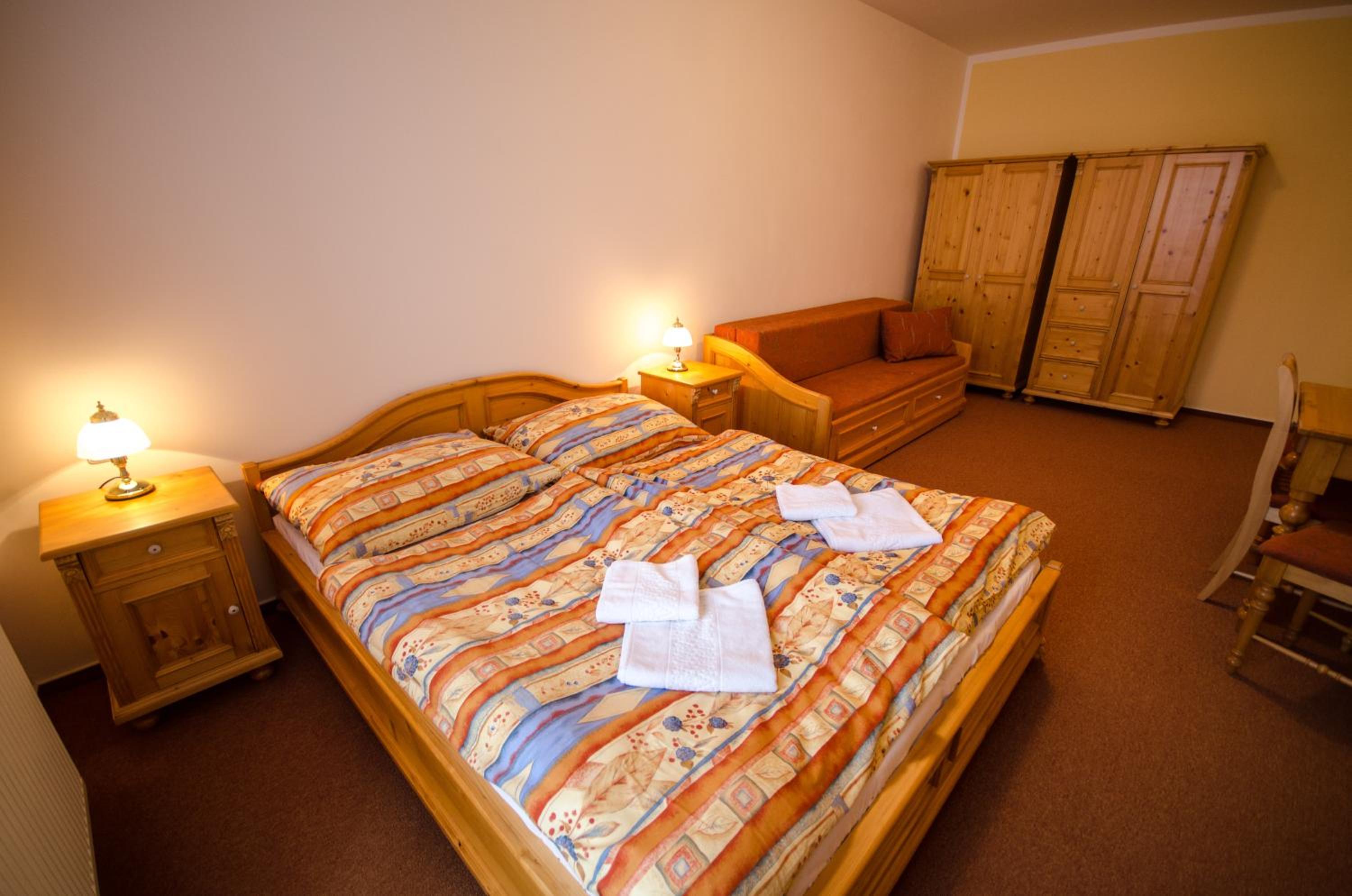 King Room with Sofa Bed photo 1