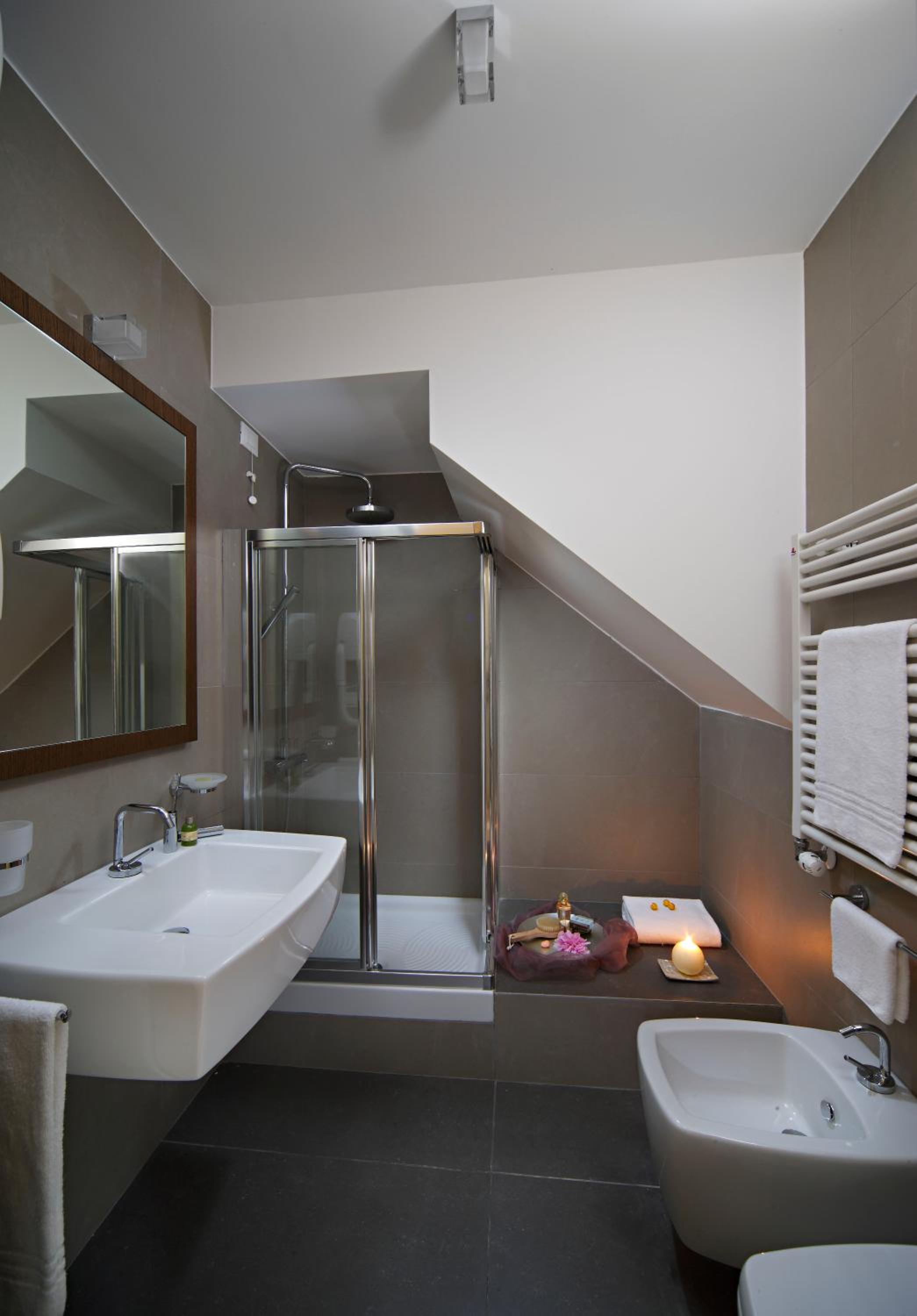 Double or Twin Room with Canal View photo 2
